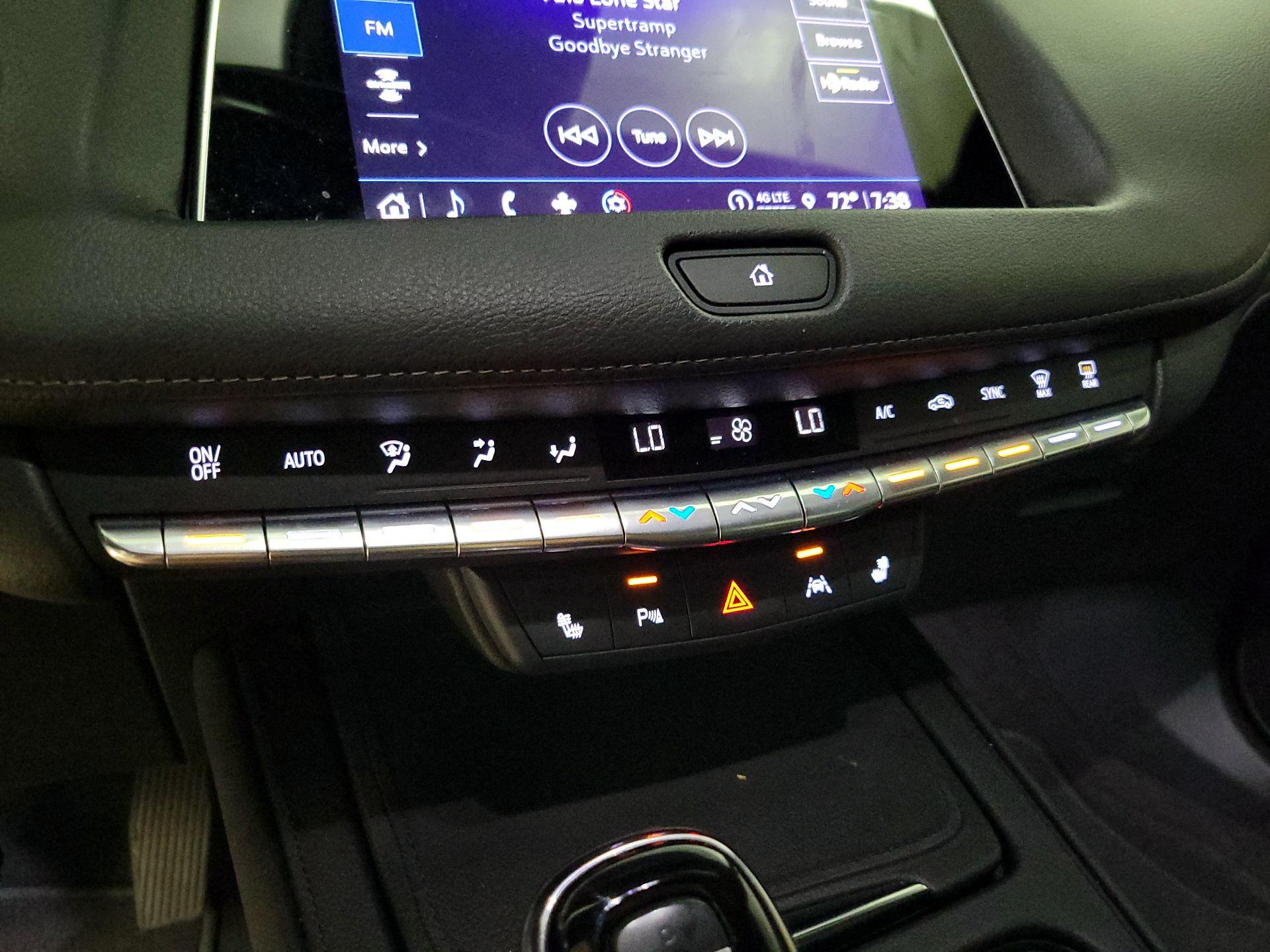 Thumbnail: 2023 Cadillac XT4 - 16
