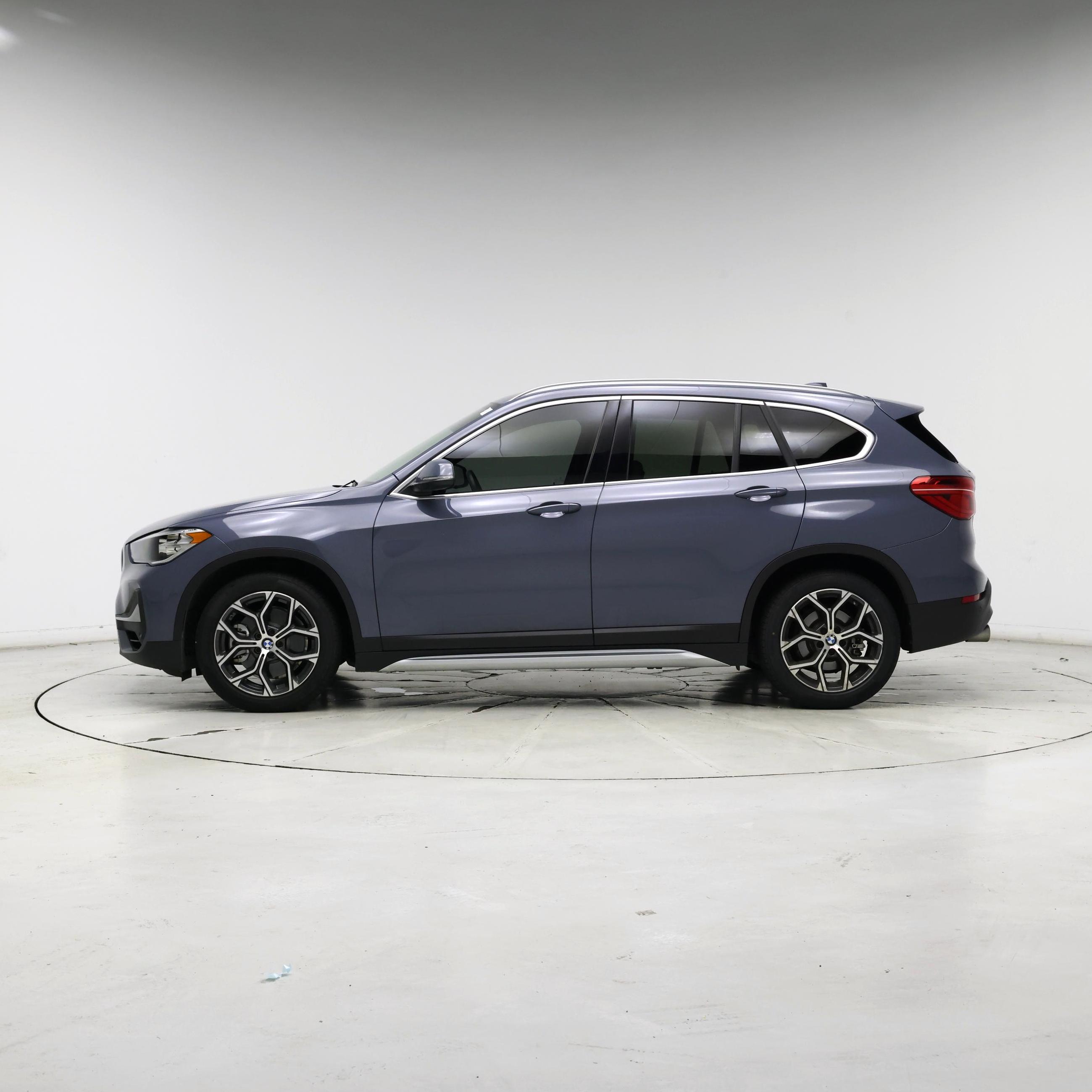 Thumbnail: 2021 BMW X1 - 3
