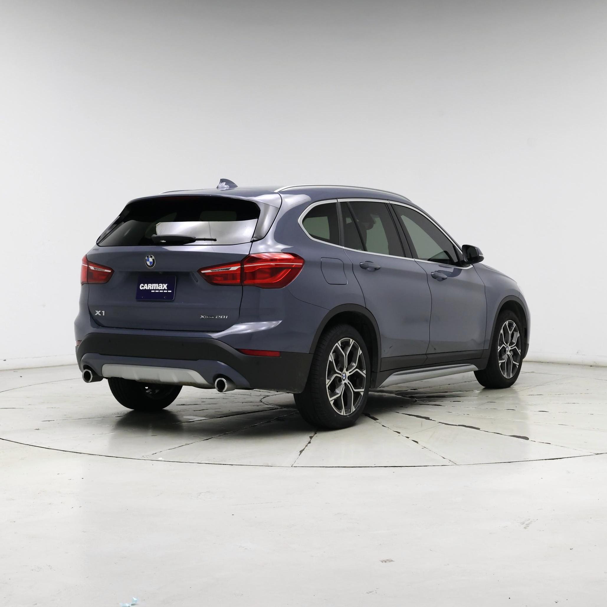 Thumbnail: 2021 BMW X1 - 8
