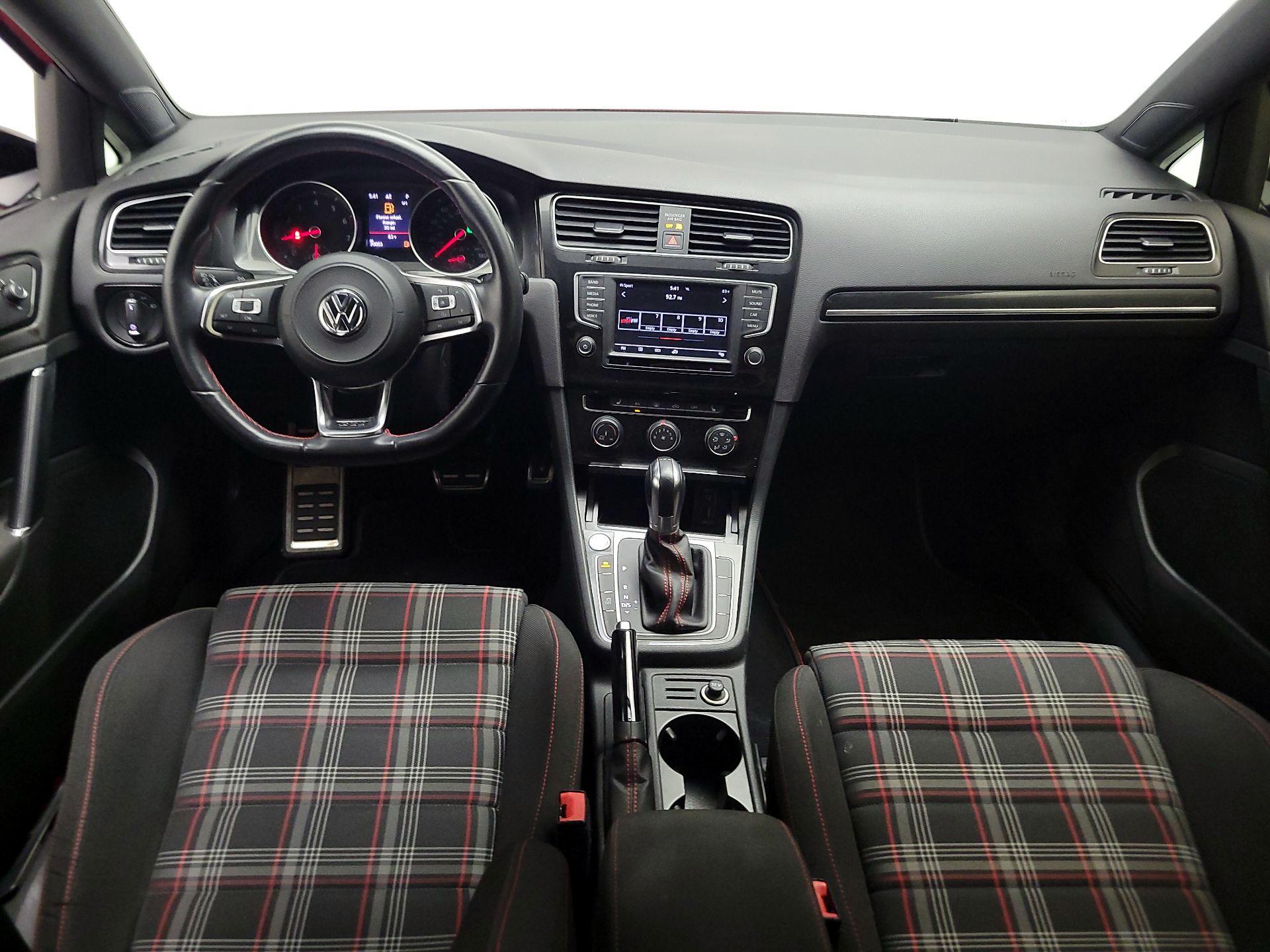 Thumbnail: 2017 Volkswagen Golf - 9
