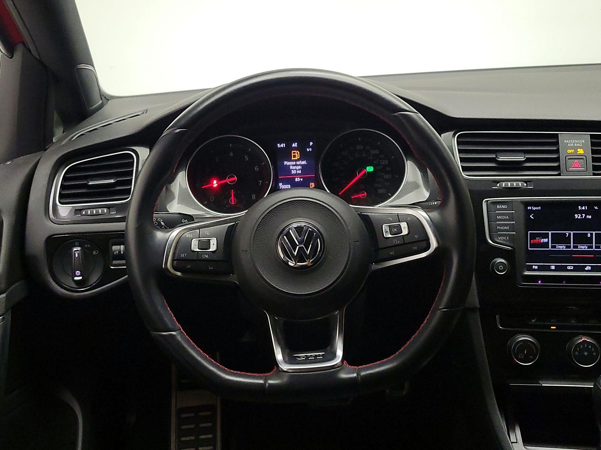 Thumbnail: 2017 Volkswagen Golf - 10