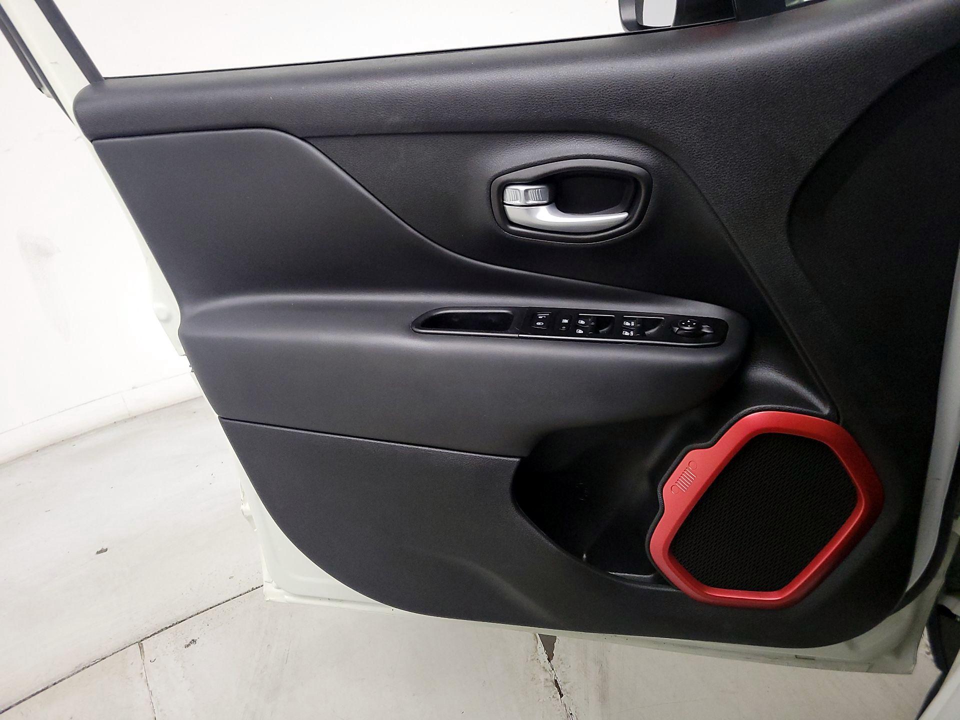 Thumbnail: 2023 Jeep Renegade - 12