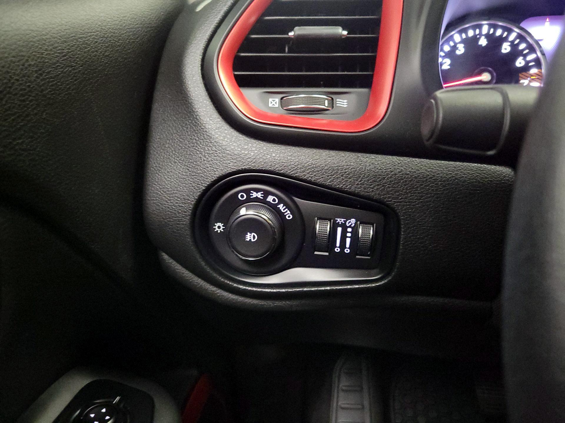 Thumbnail: 2023 Jeep Renegade - 13