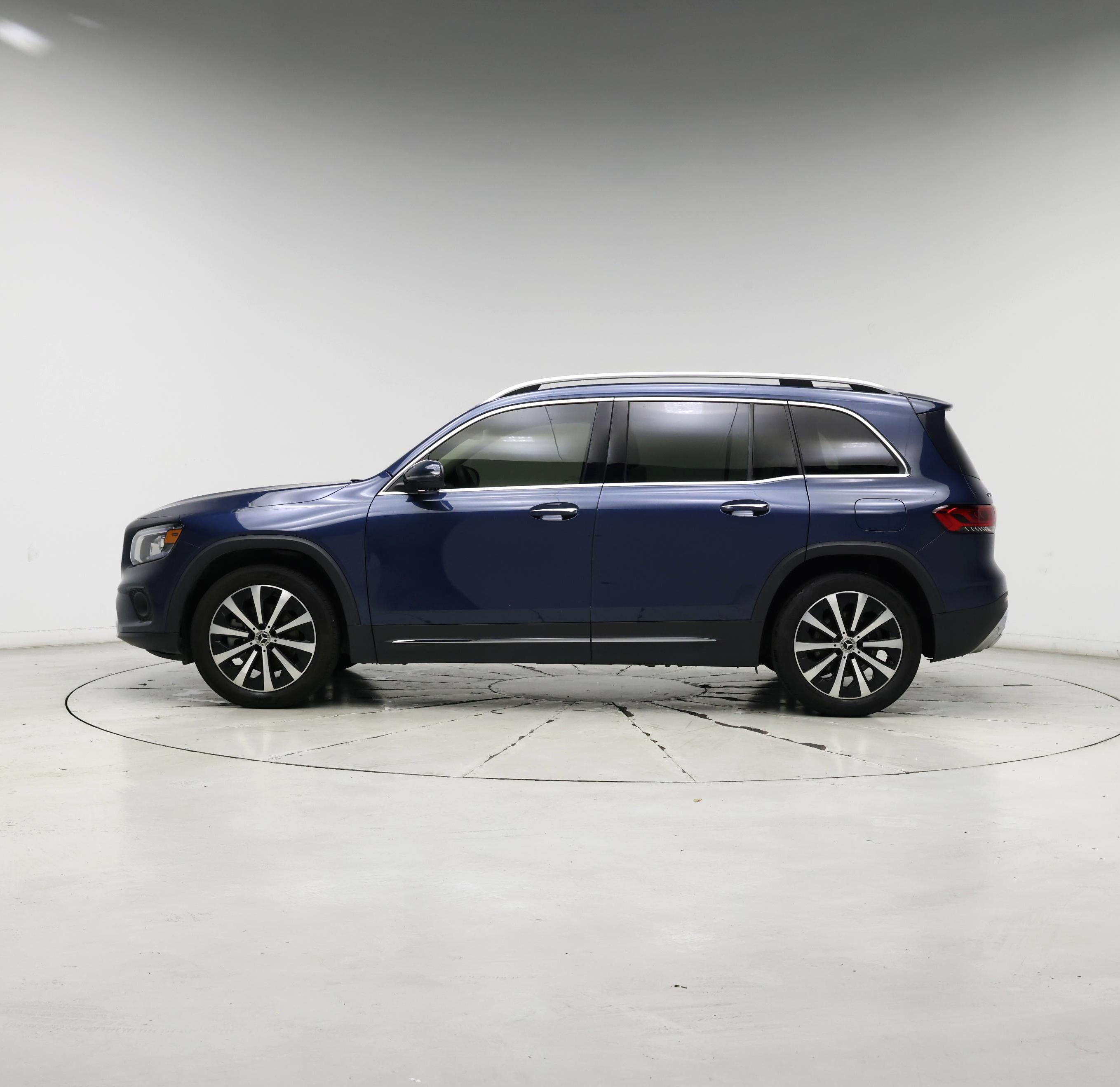 Thumbnail: 2022 Mercedes-Benz GLB - 3