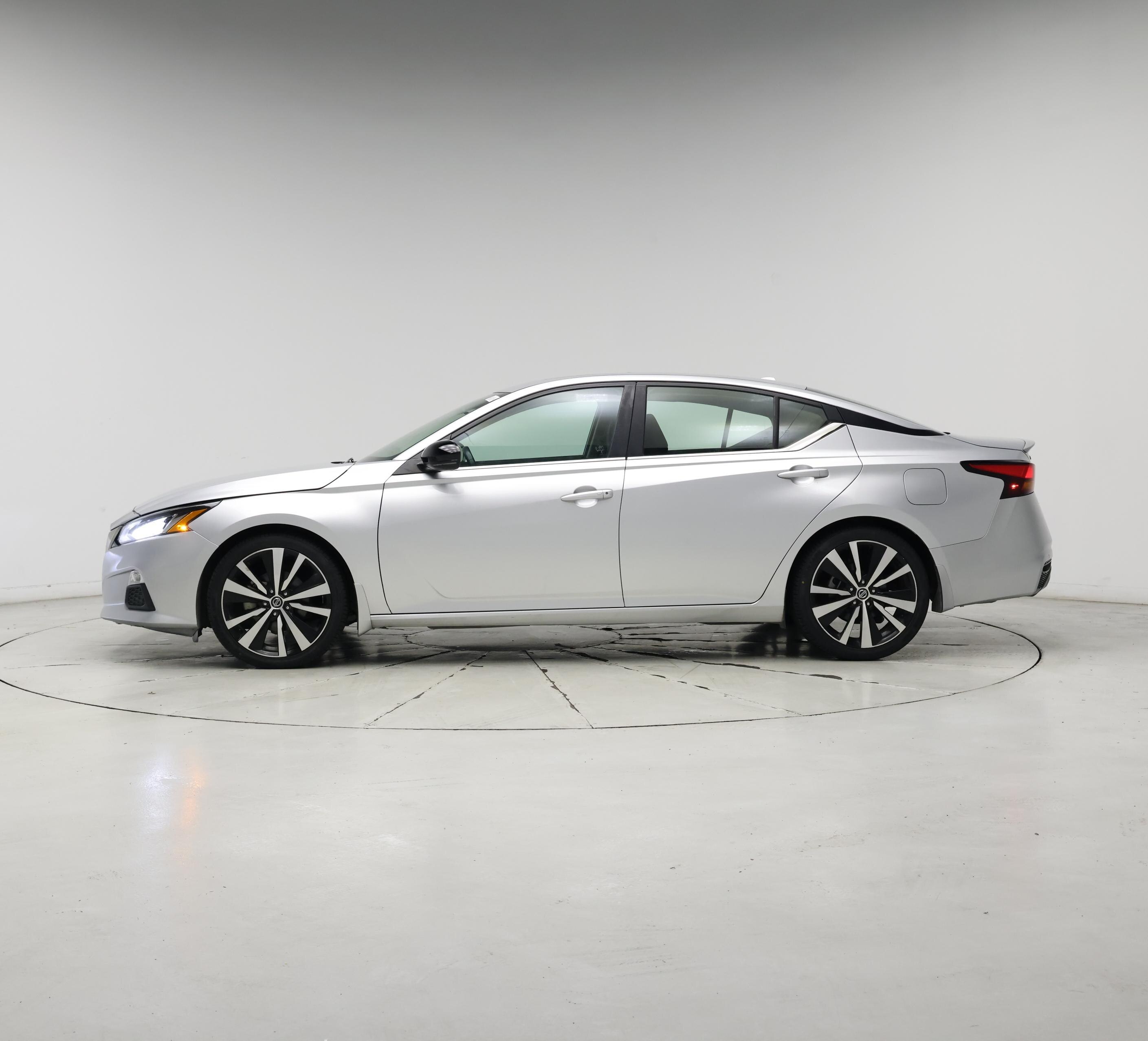 Thumbnail: 2021 Nissan Altima - 3