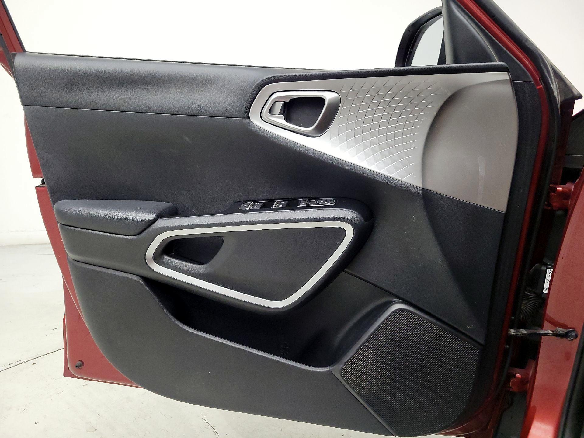 Thumbnail: 2020 Kia Soul - 12
