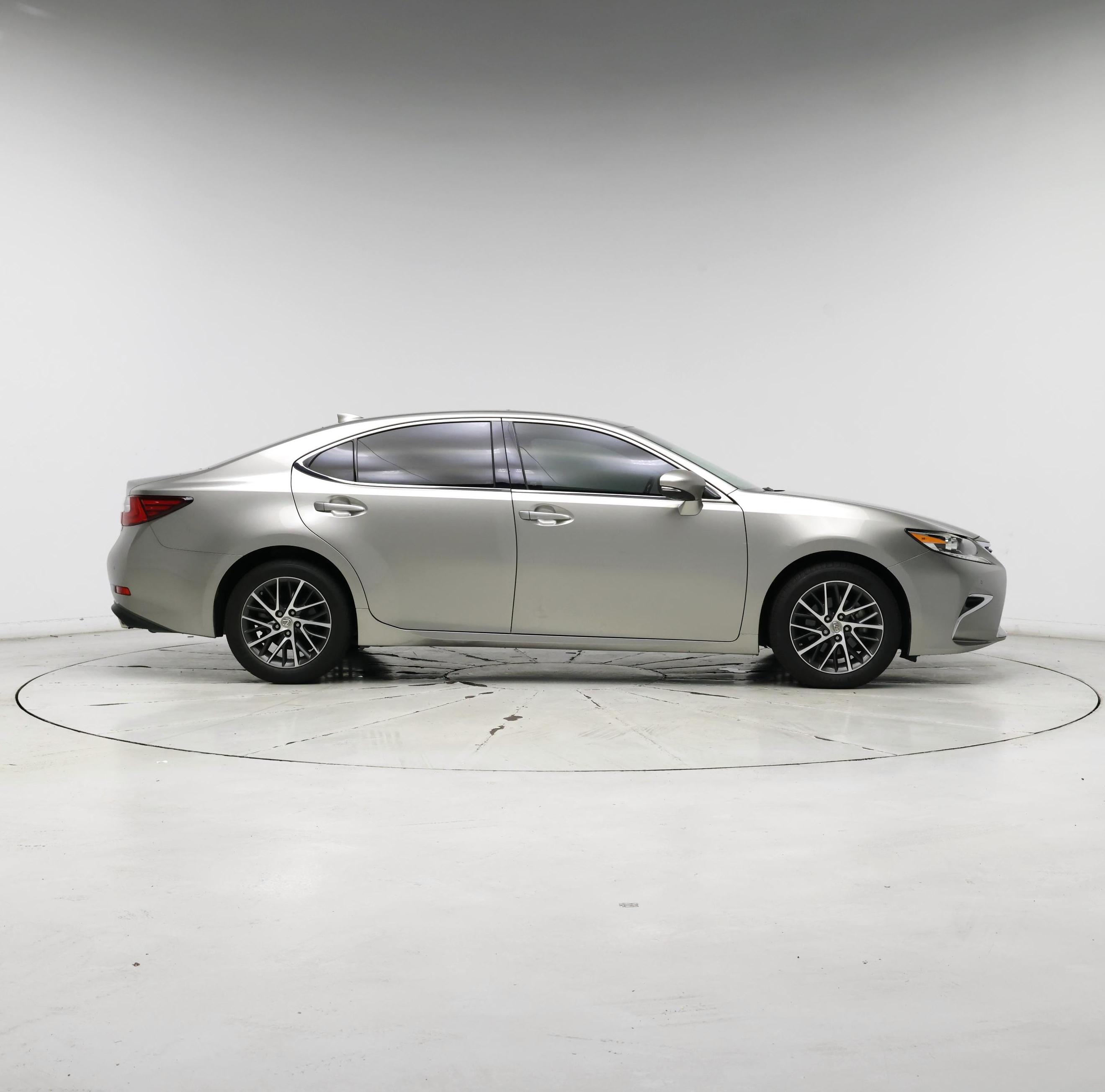 Thumbnail: 2017 Lexus ES - 7