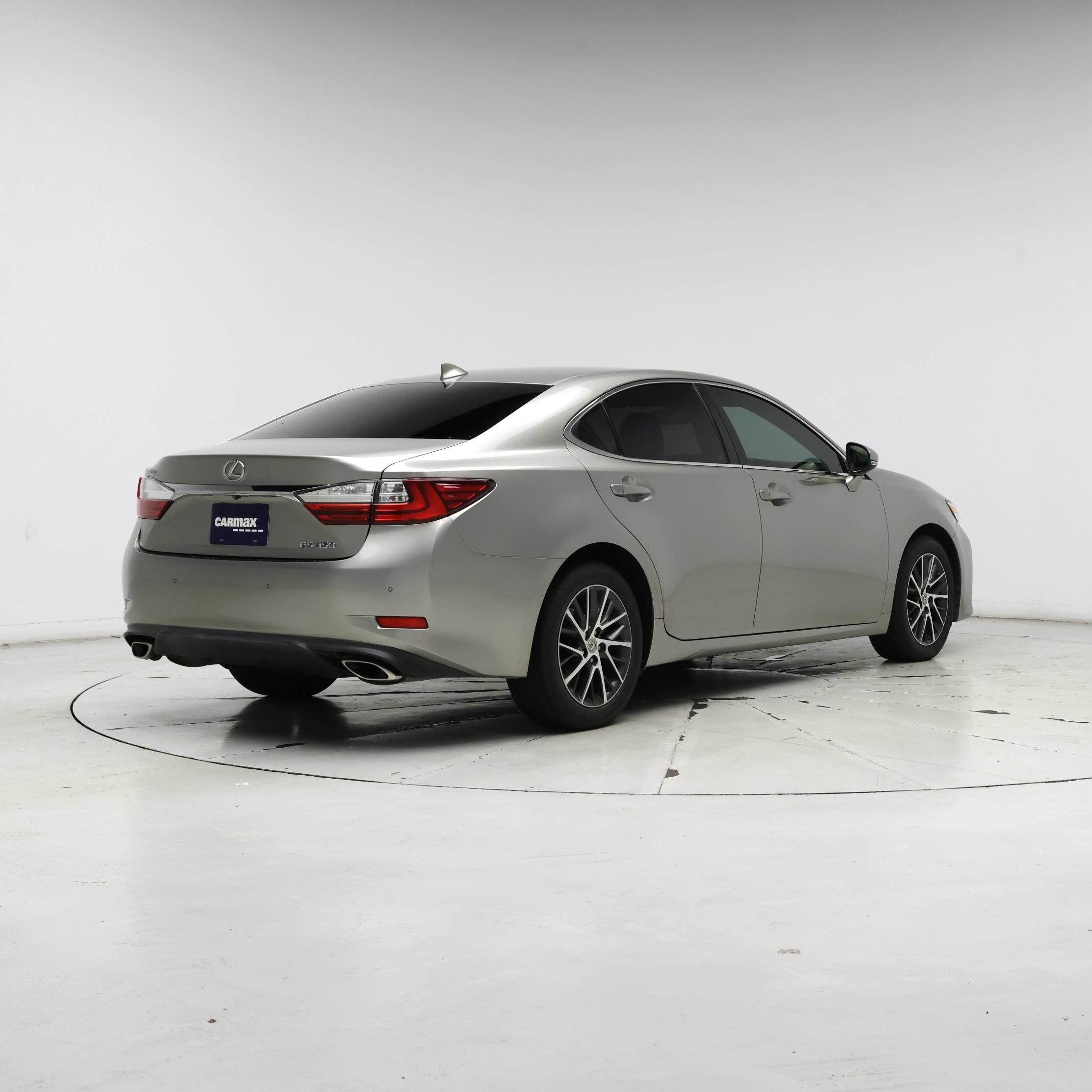 Thumbnail: 2017 Lexus ES - 8