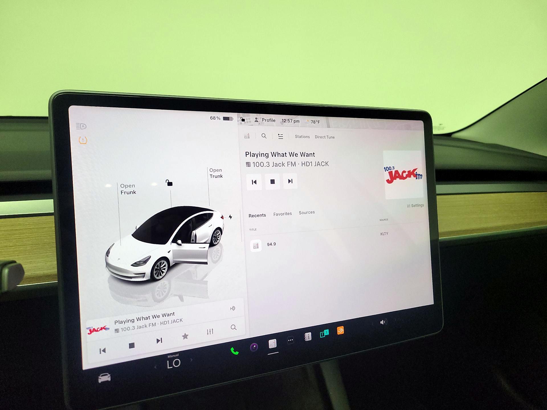 Thumbnail: 2022 Tesla Model 3 - 15