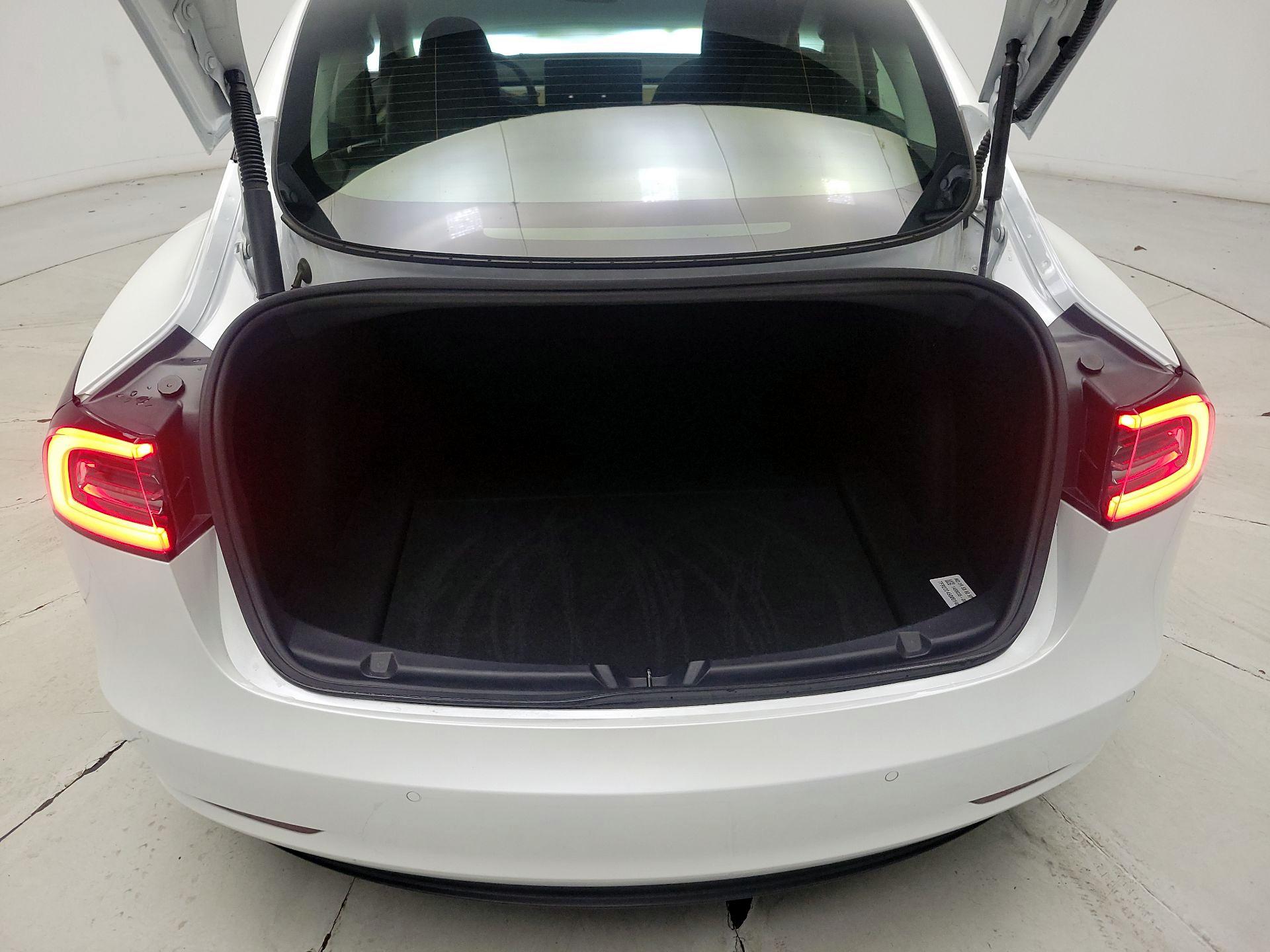 Thumbnail: 2022 Tesla Model 3 - 20