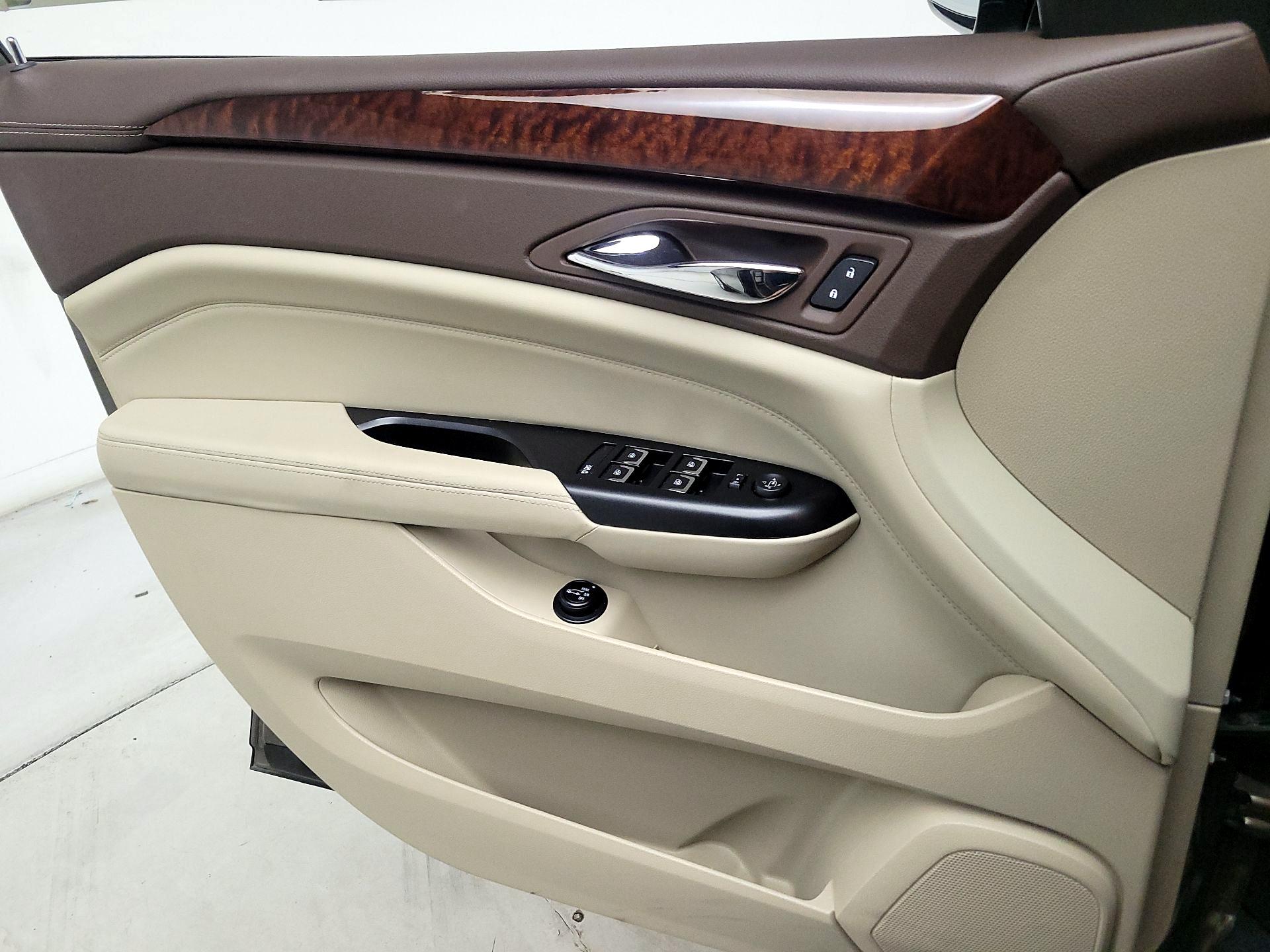 Thumbnail: 2016 Cadillac SRX - 12