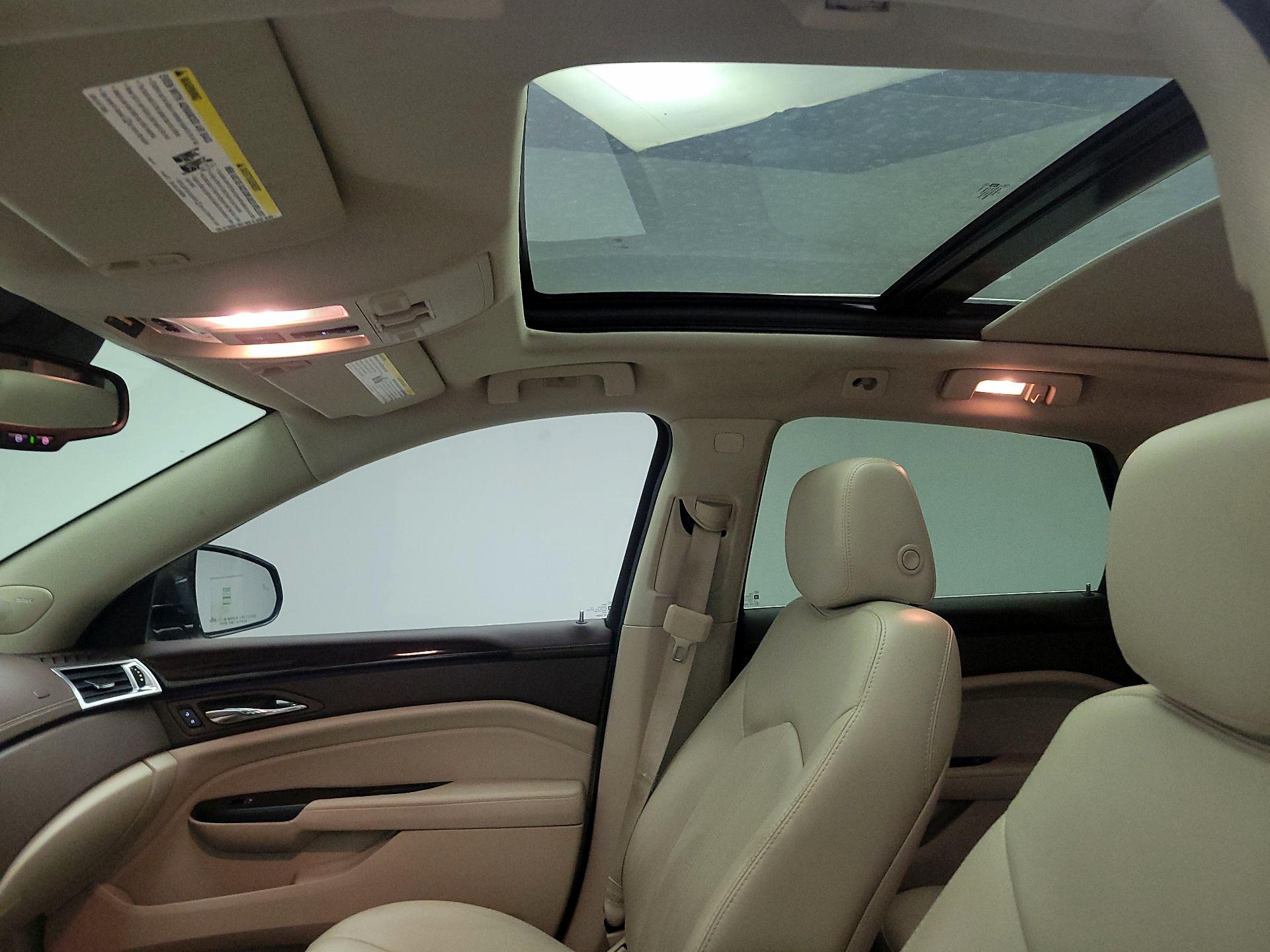 Thumbnail: 2016 Cadillac SRX - 18