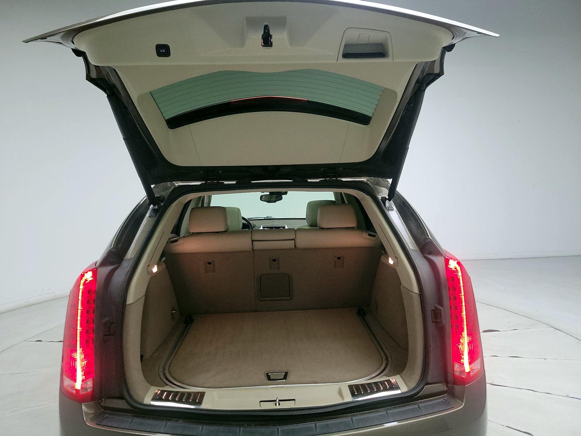Thumbnail: 2016 Cadillac SRX - 20