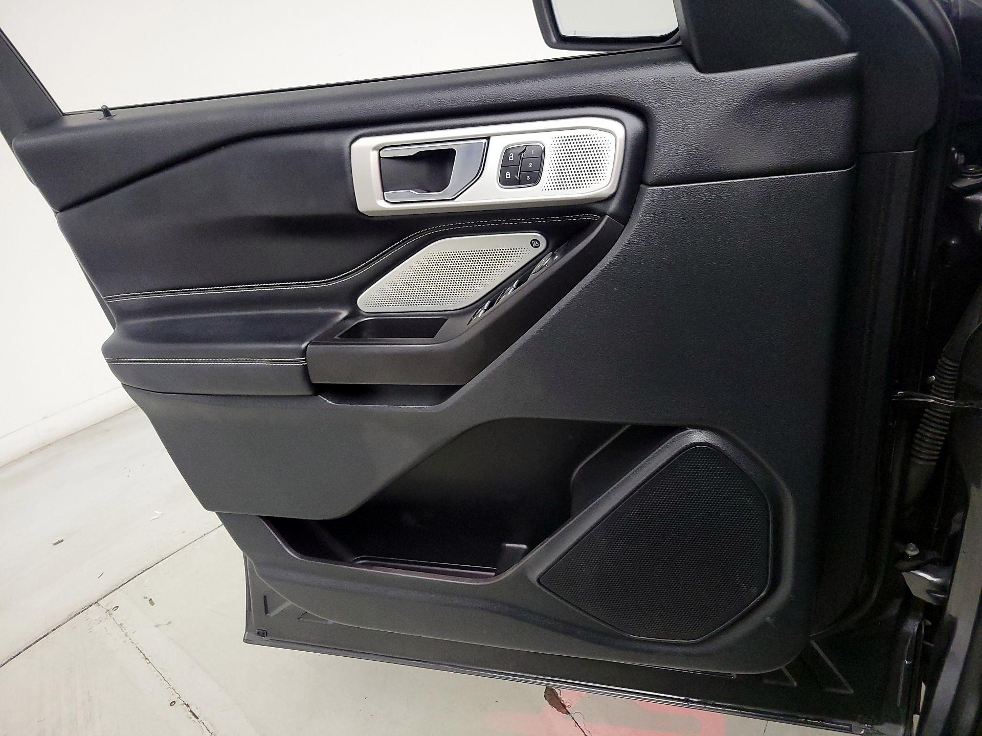 Thumbnail: 2020 Ford Explorer - 12