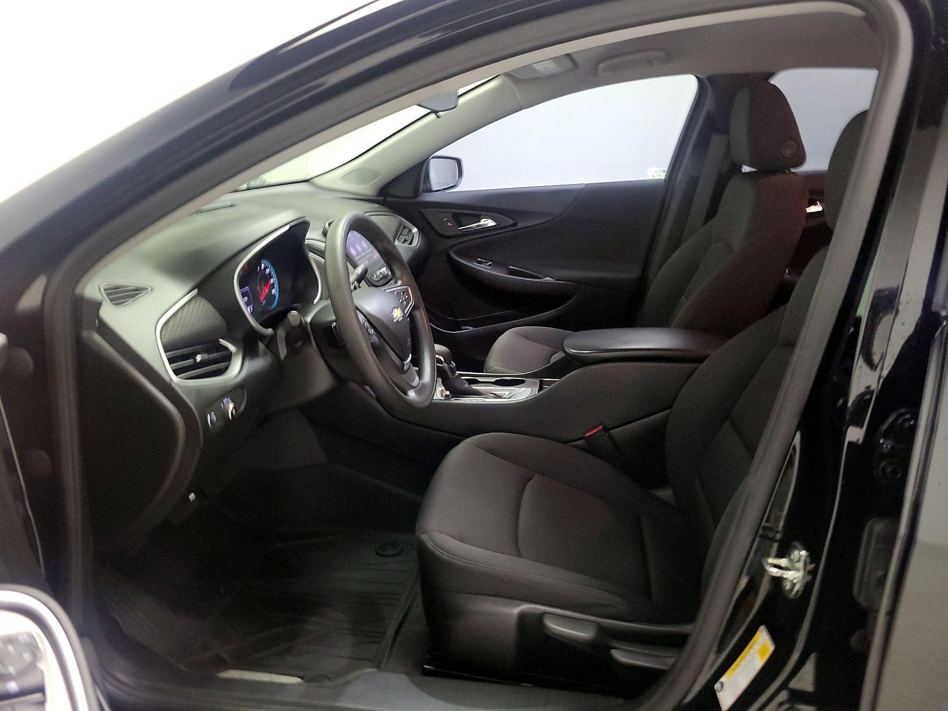 Thumbnail: 2022 Chevrolet Malibu - 11
