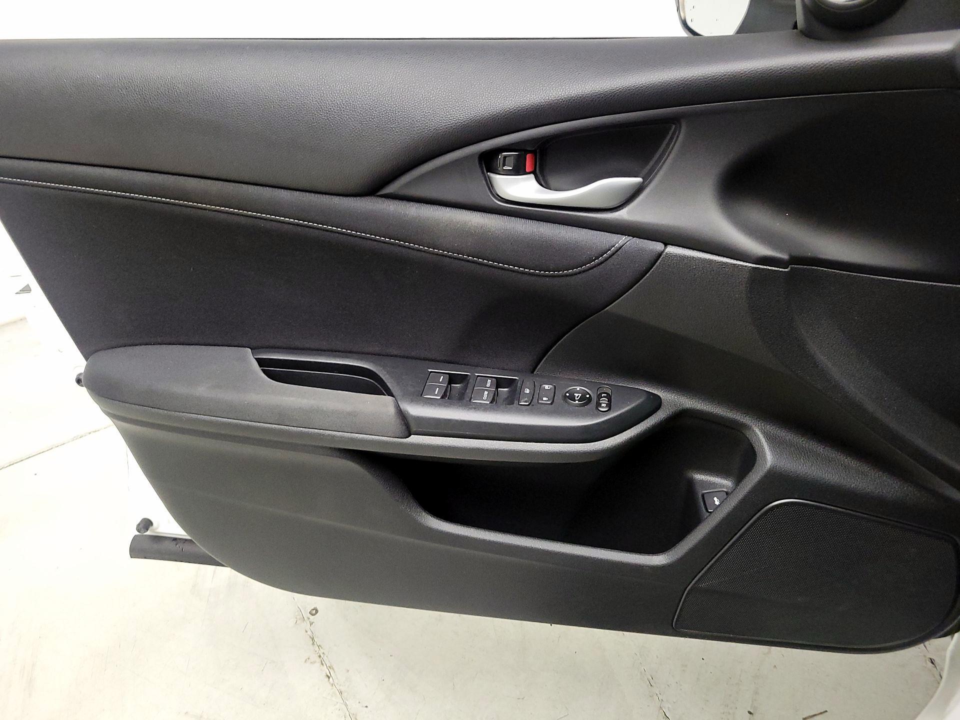 Thumbnail: 2019 Honda Insight - 12