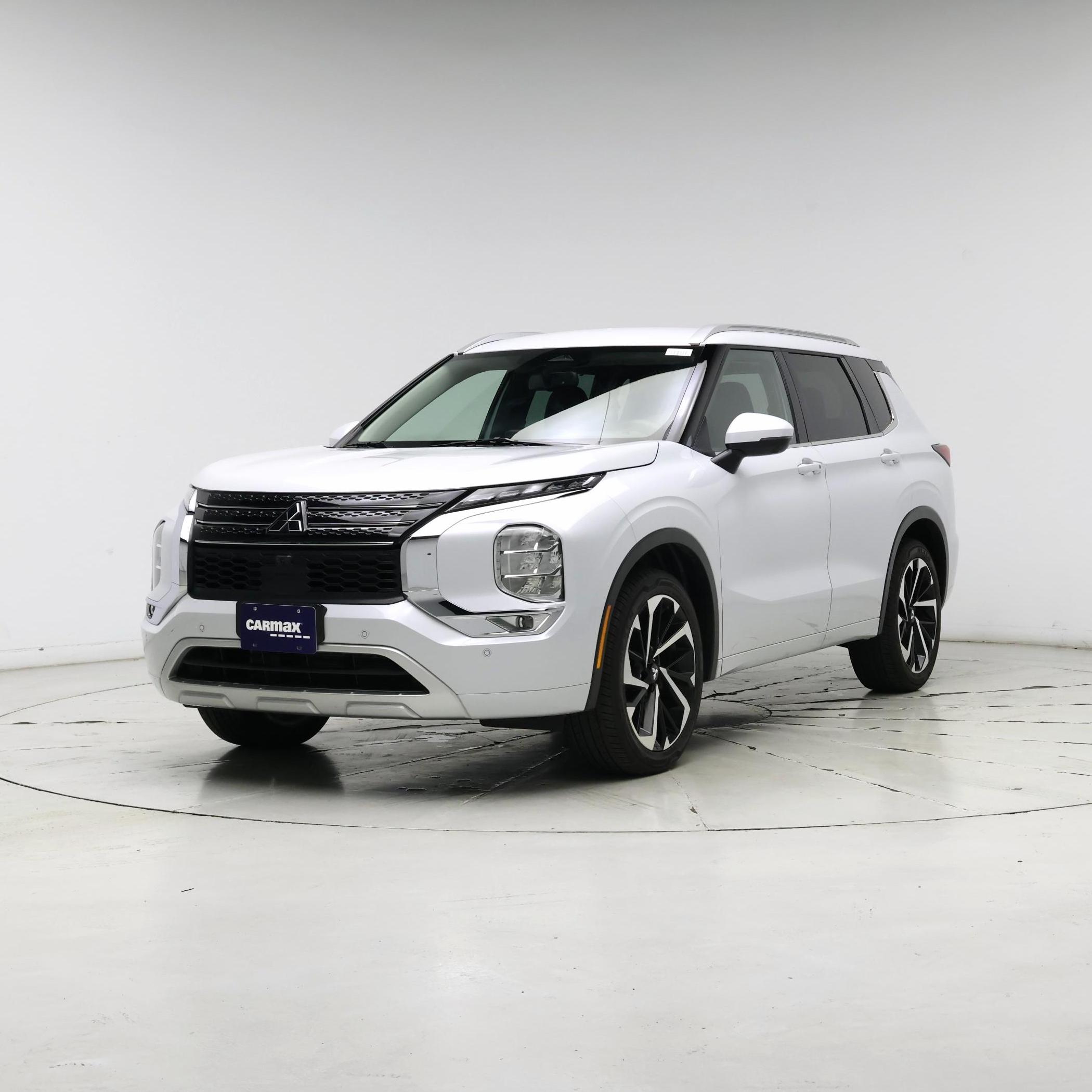 Thumbnail: 2023 Mitsubishi Outlander - 4