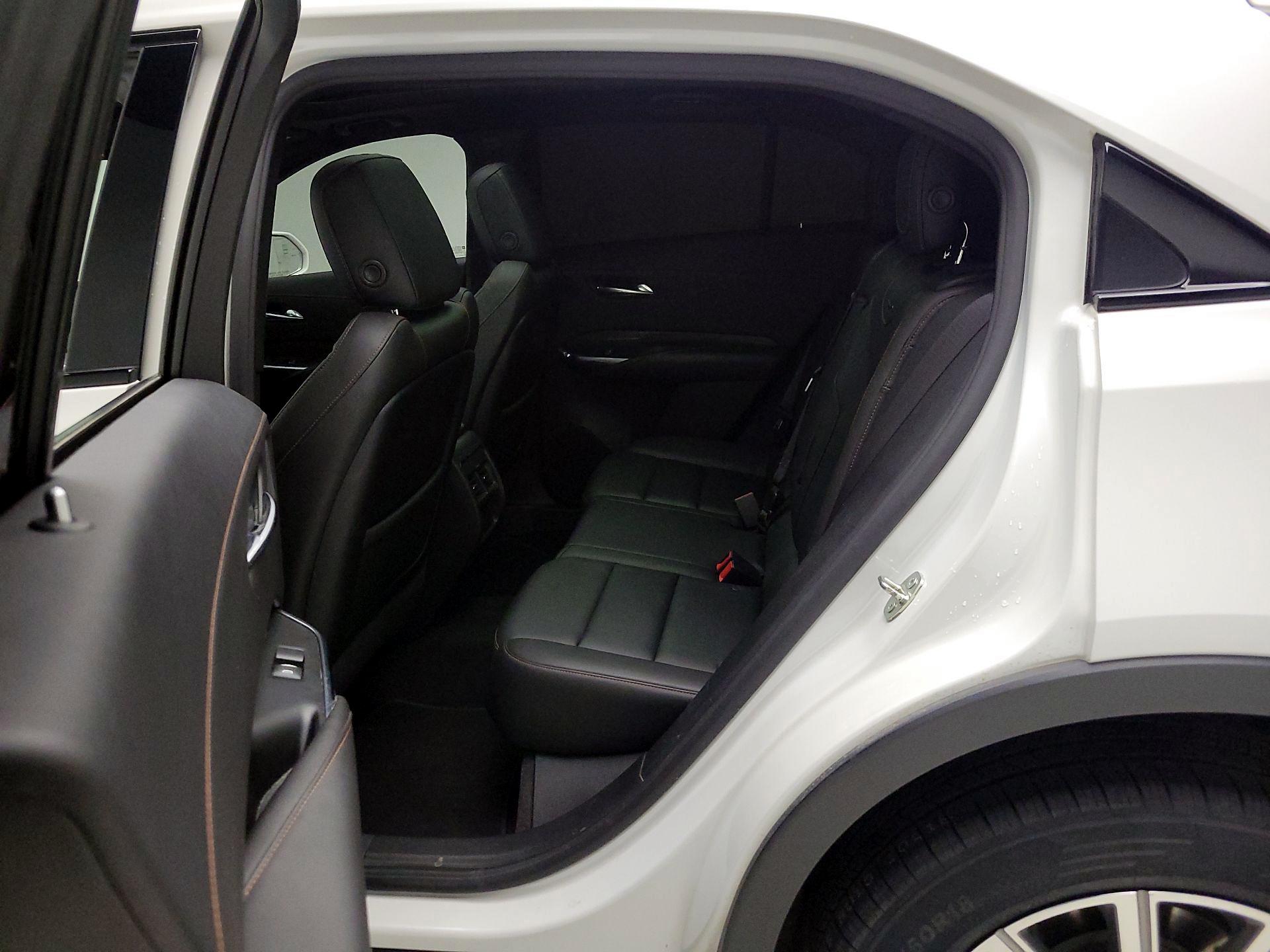 Thumbnail: 2020 Cadillac XT4 - 20