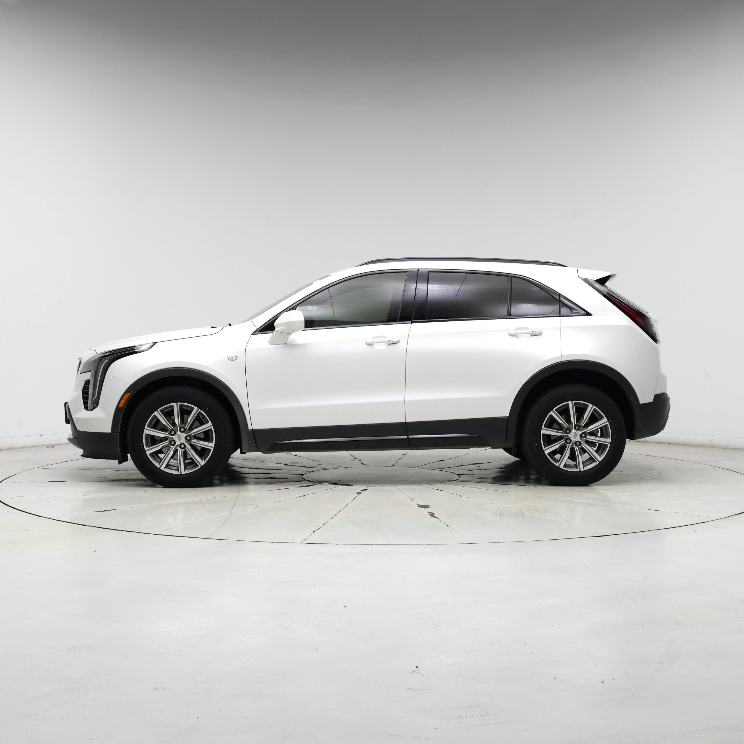 Thumbnail: 2020 Cadillac XT4 - 3