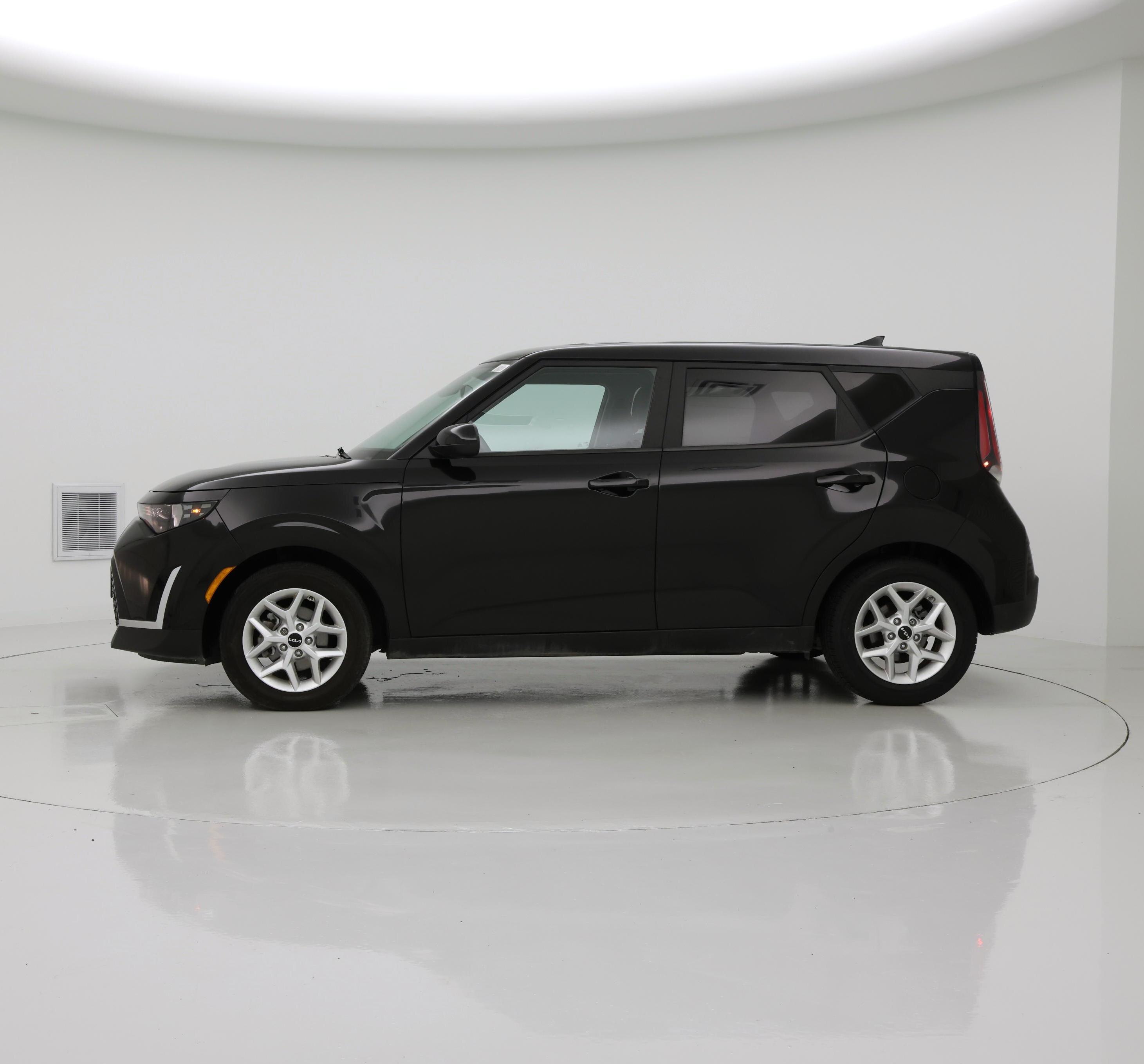 Thumbnail: 2023 Kia Soul - 3