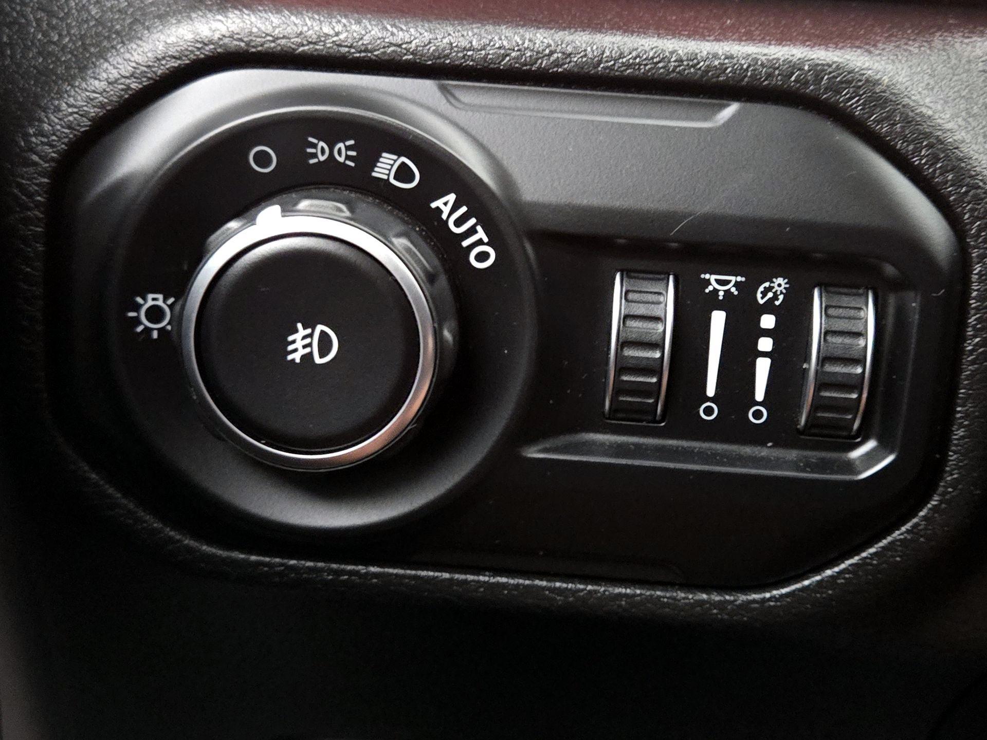 Thumbnail: 2021 Jeep Wrangler - 13