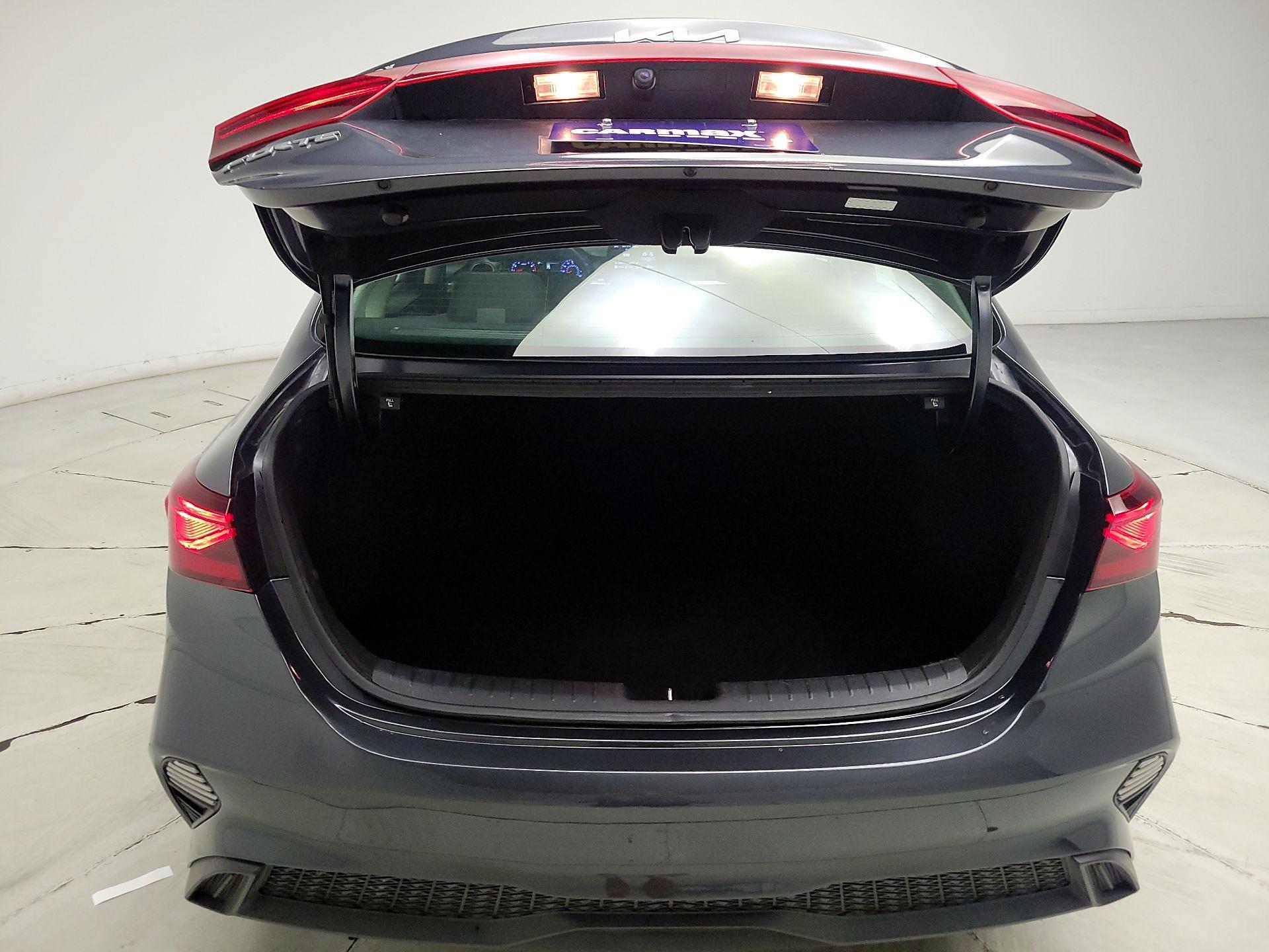 Thumbnail: 2023 Kia Forte - 19