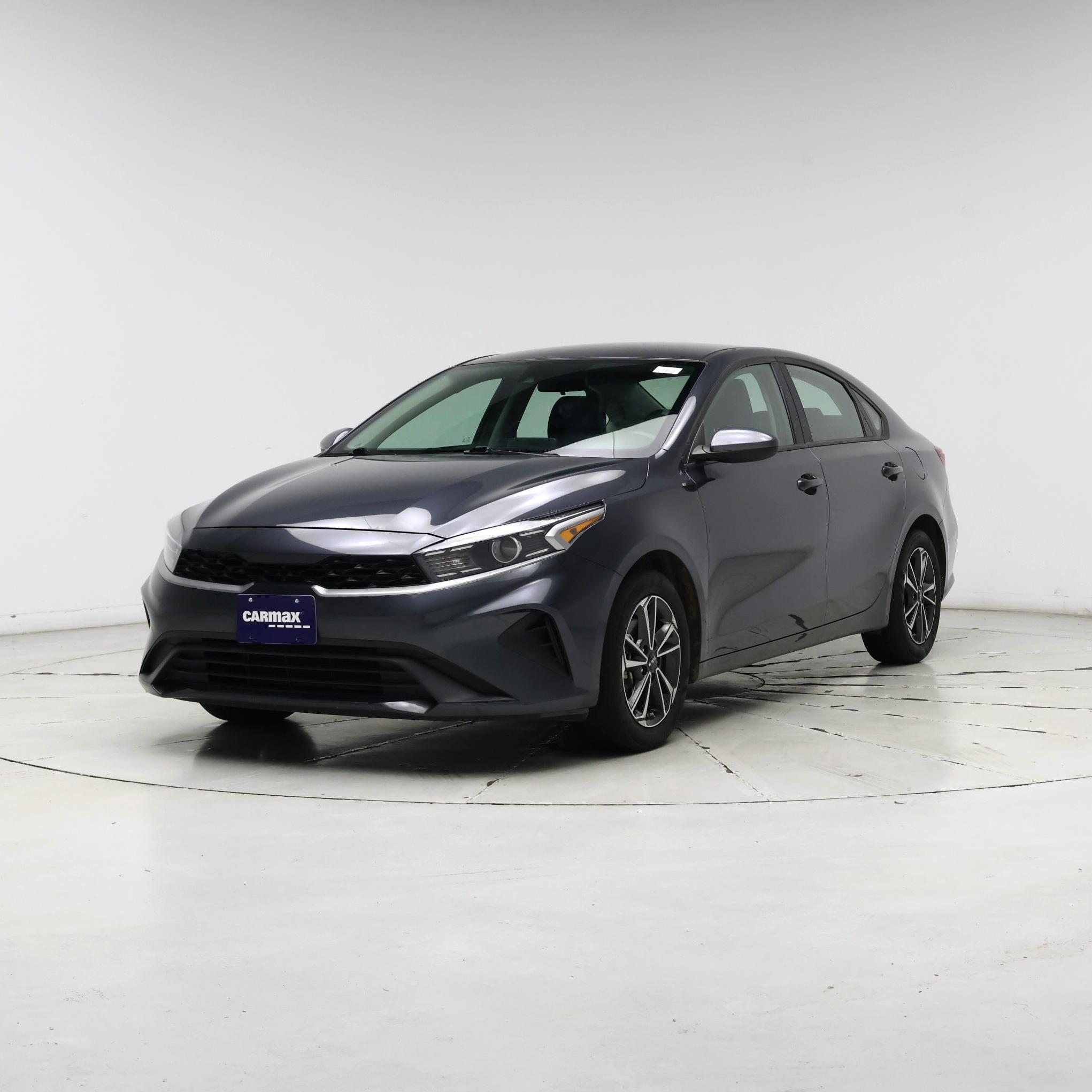 Thumbnail: 2023 Kia Forte - 4