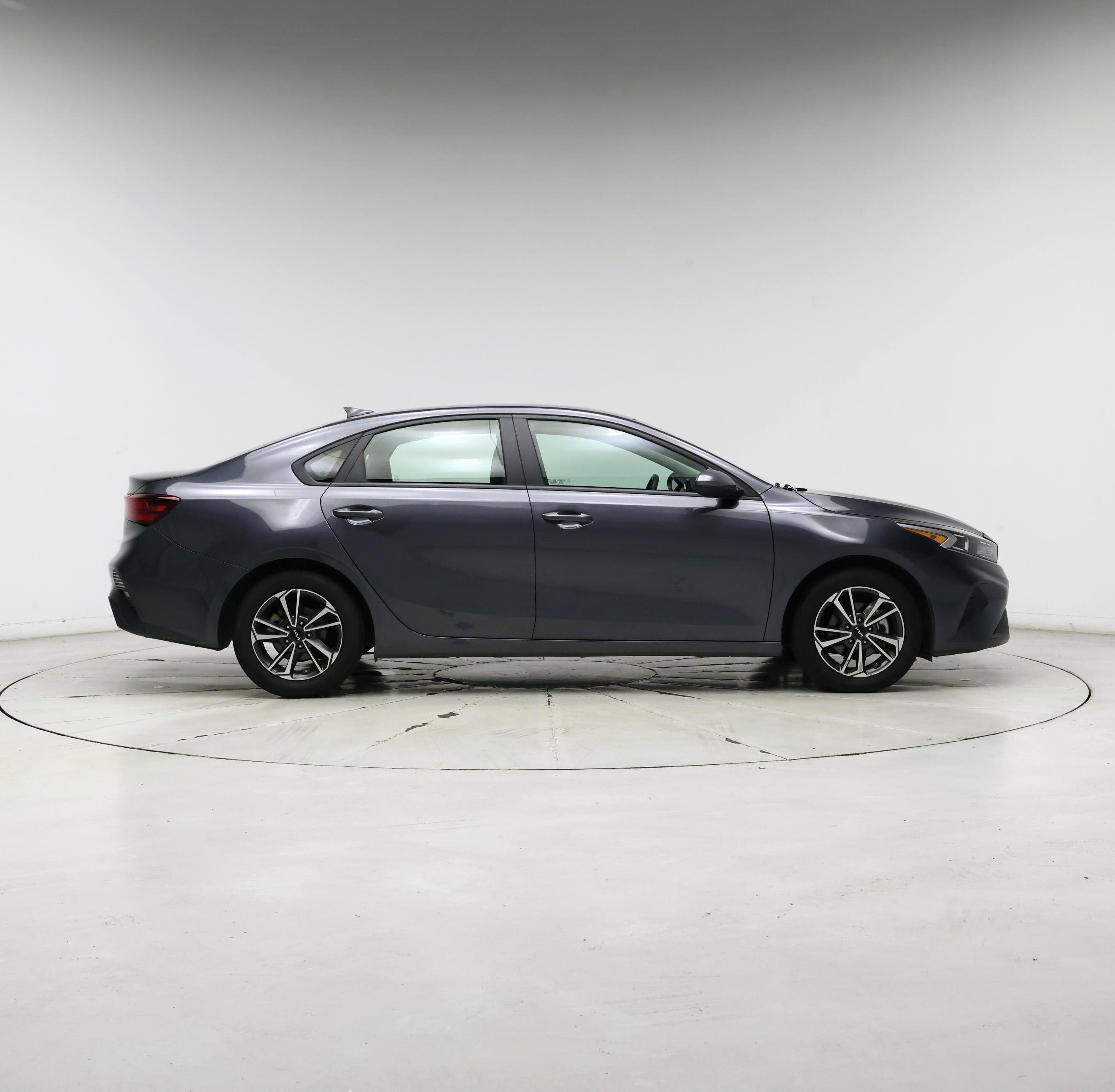 Thumbnail: 2023 Kia Forte - 7