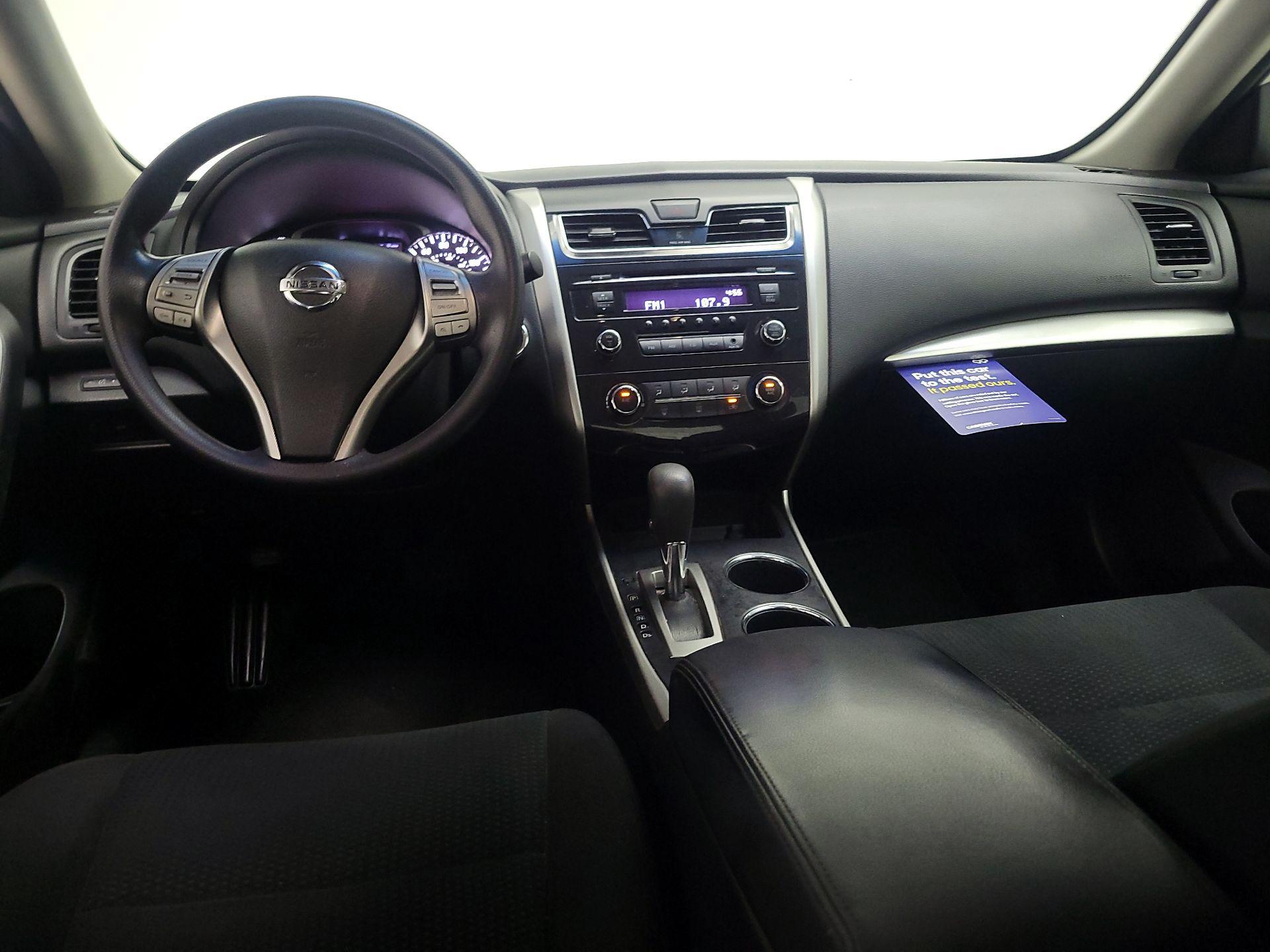 Thumbnail: 2015 Nissan Altima - 9