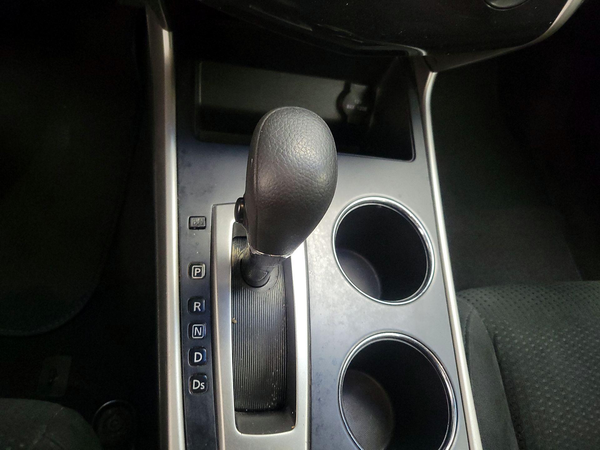 Thumbnail: 2015 Nissan Altima - 16