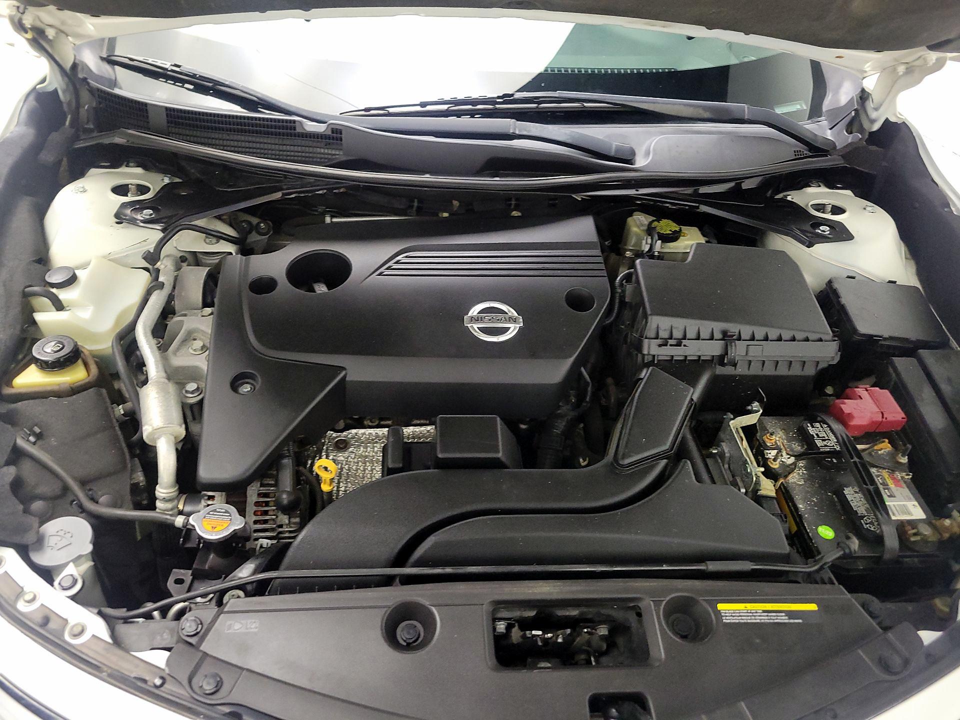 Thumbnail: 2015 Nissan Altima - 20