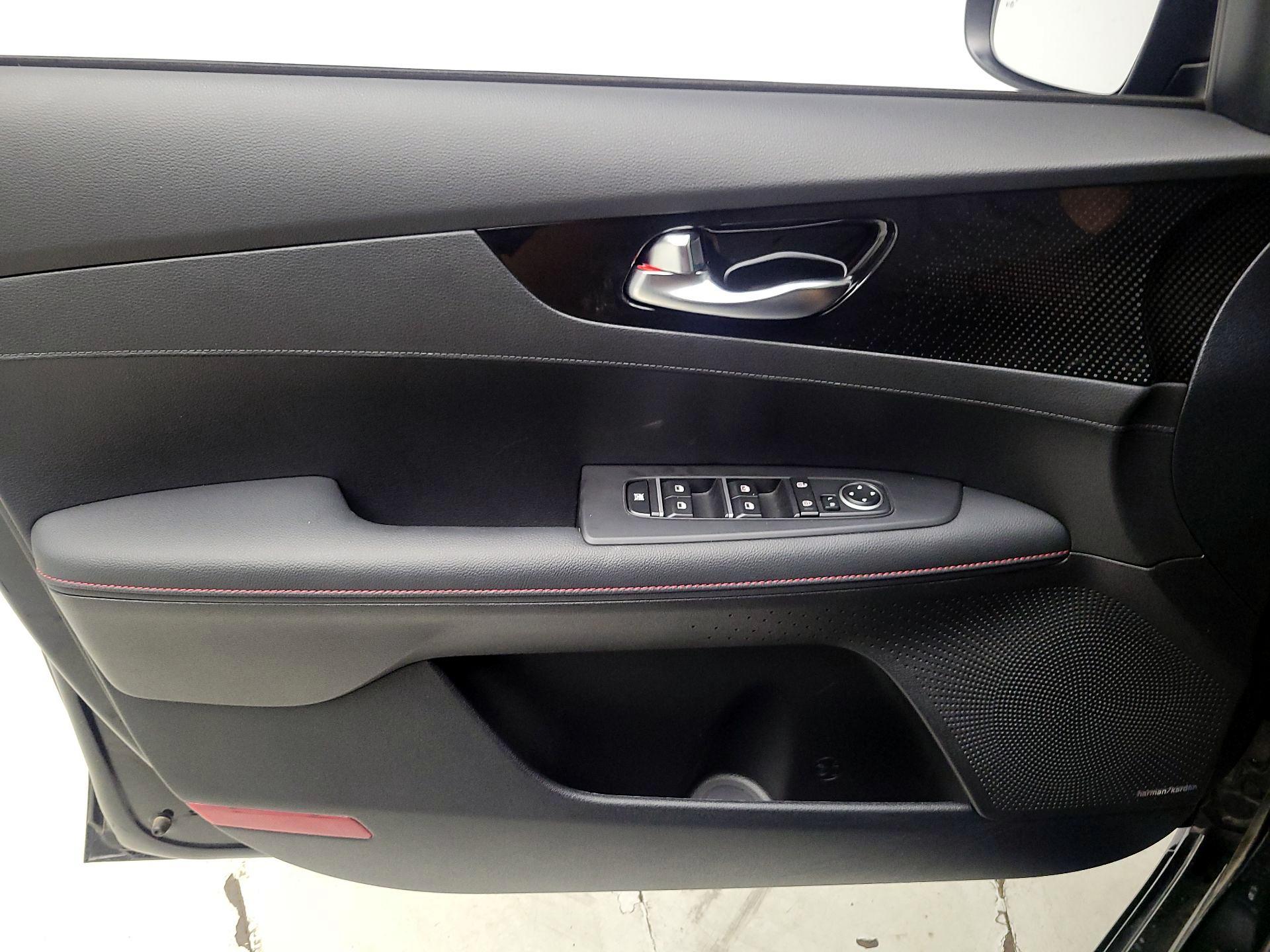 Thumbnail: 2023 Kia Forte - 12