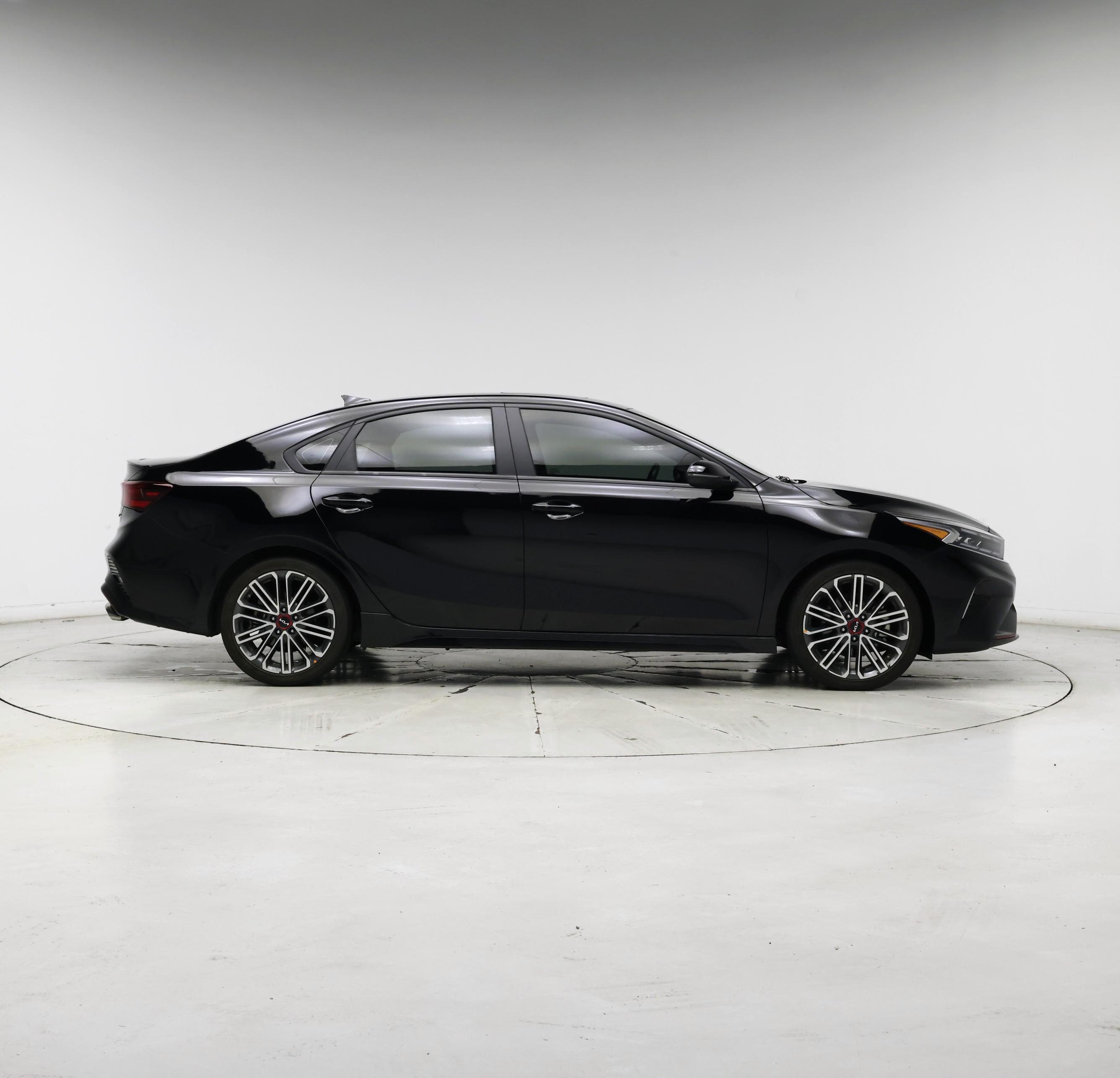 Thumbnail: 2023 Kia Forte - 7