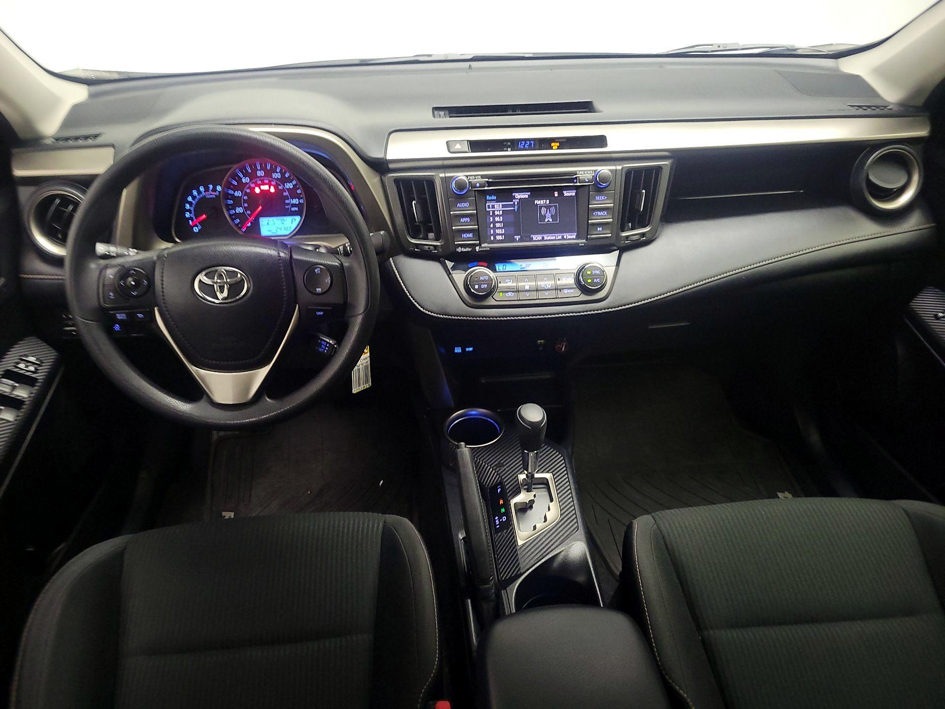 Thumbnail: 2015 Toyota RAV4 - 9