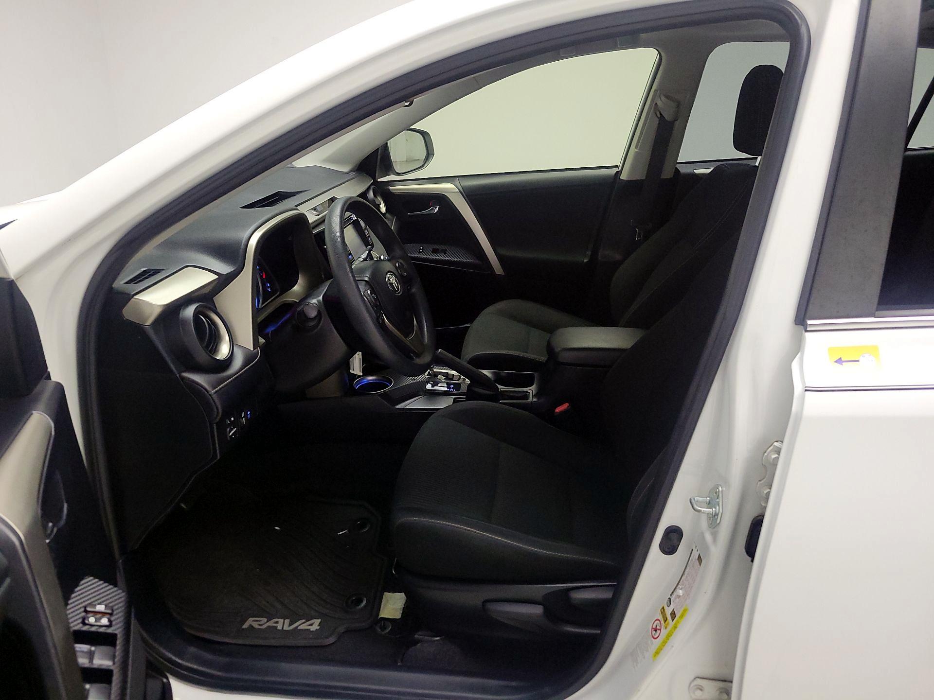 Thumbnail: 2015 Toyota RAV4 - 11