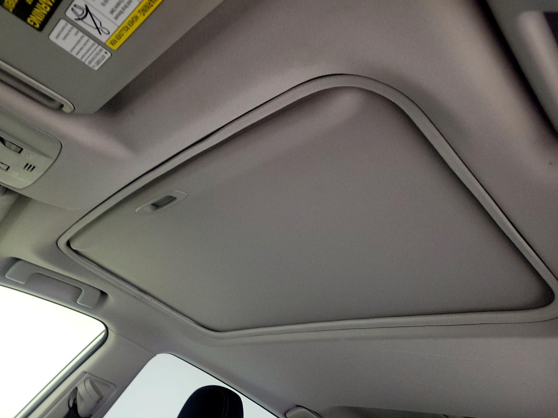 Thumbnail: 2015 Toyota RAV4 - 18