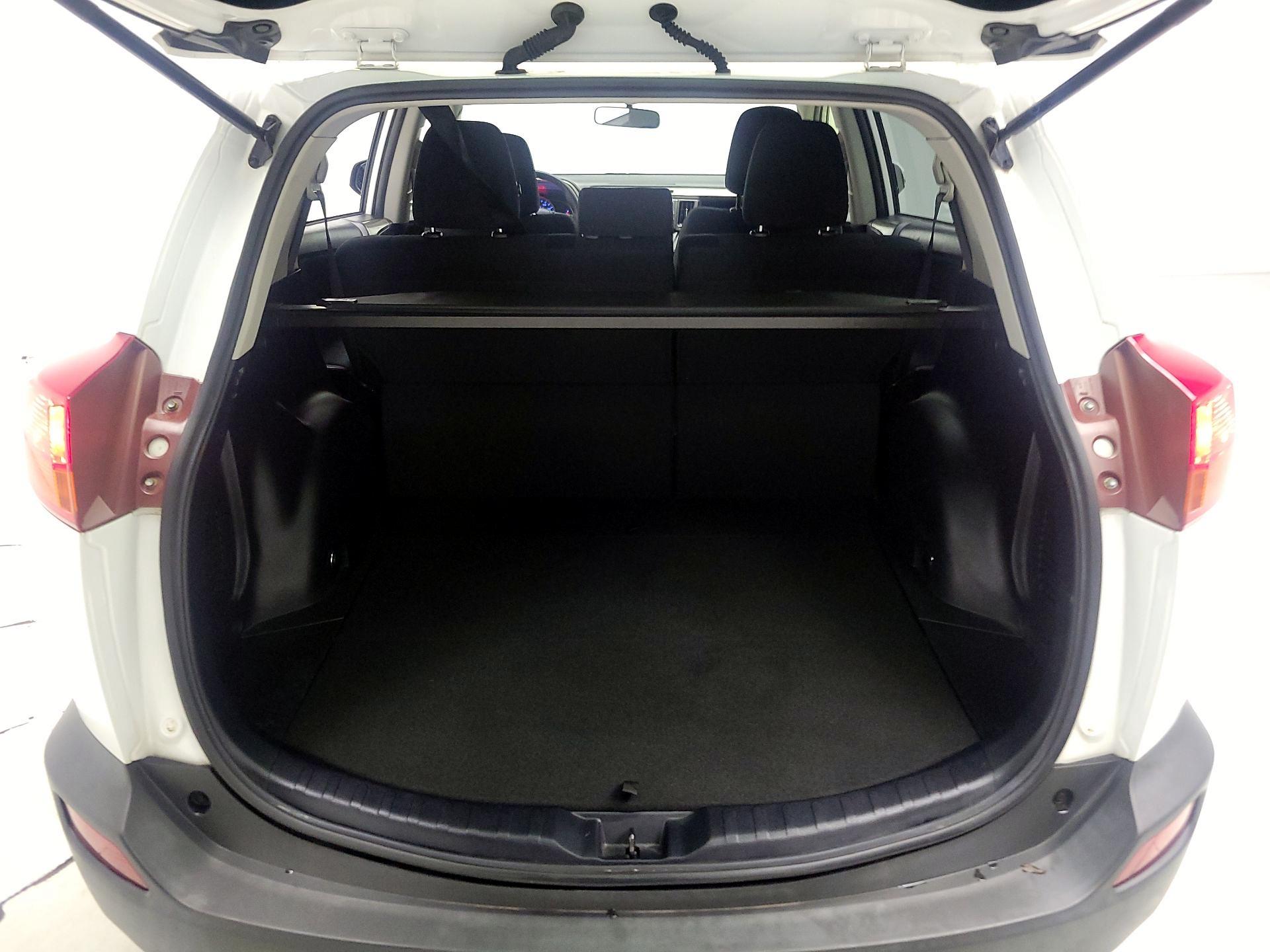 Thumbnail: 2015 Toyota RAV4 - 20