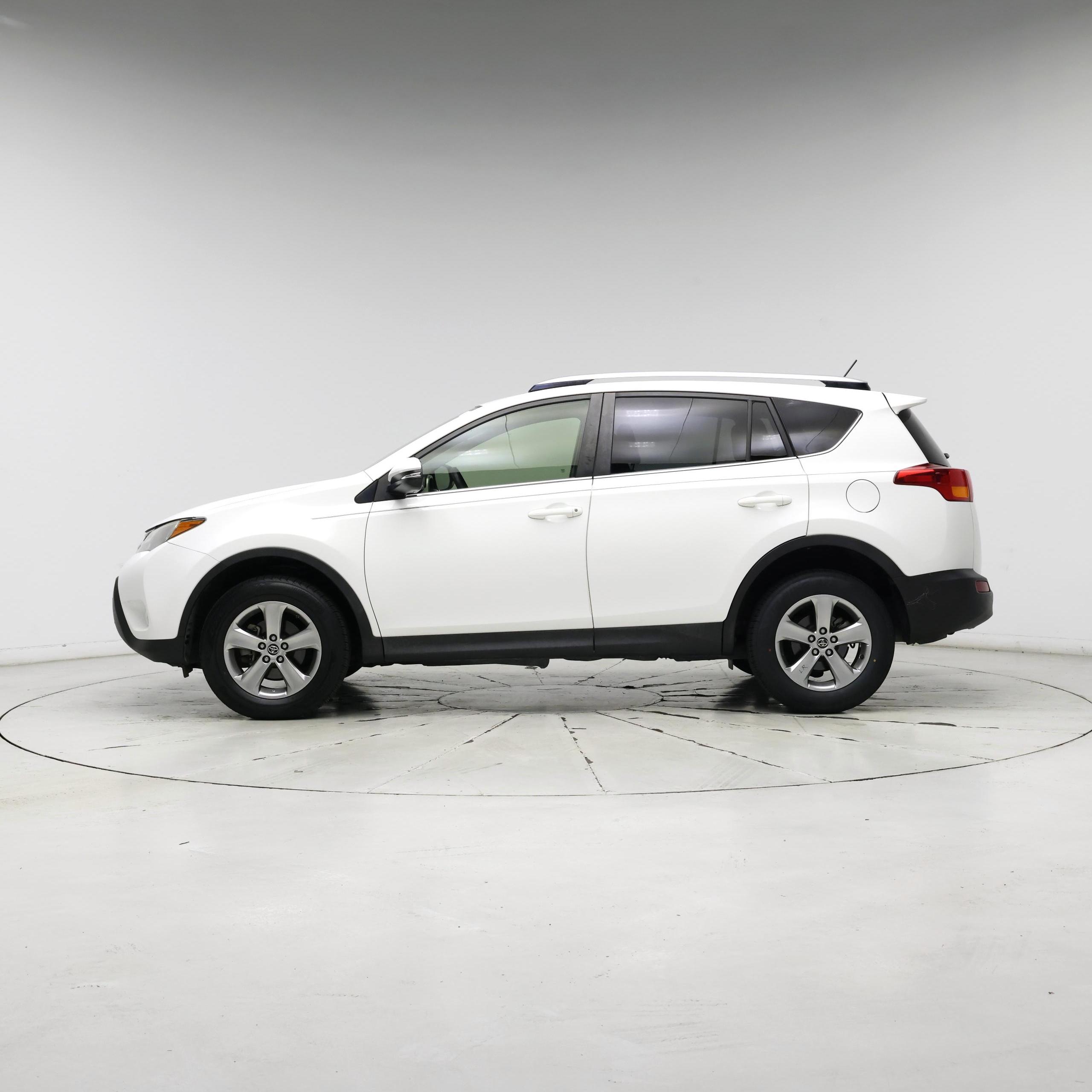Thumbnail: 2015 Toyota RAV4 - 3