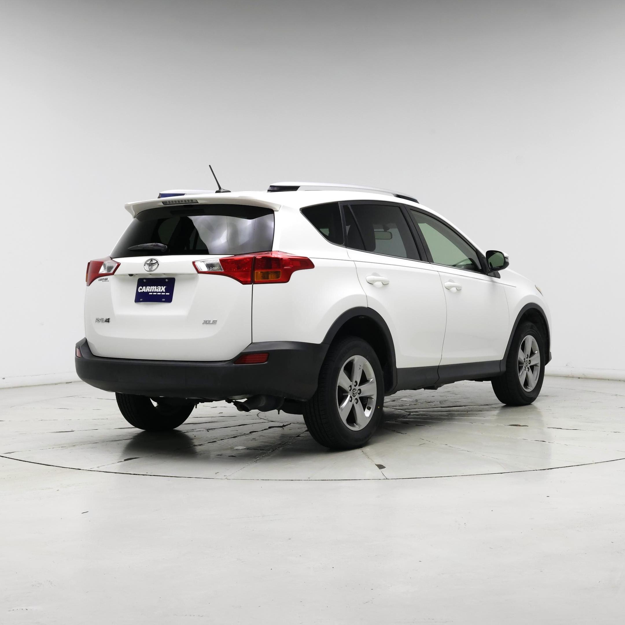 Thumbnail: 2015 Toyota RAV4 - 8