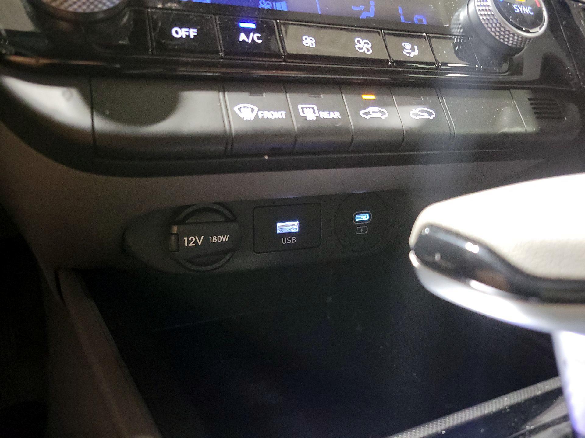 Thumbnail: 2024 Hyundai Elantra - 18