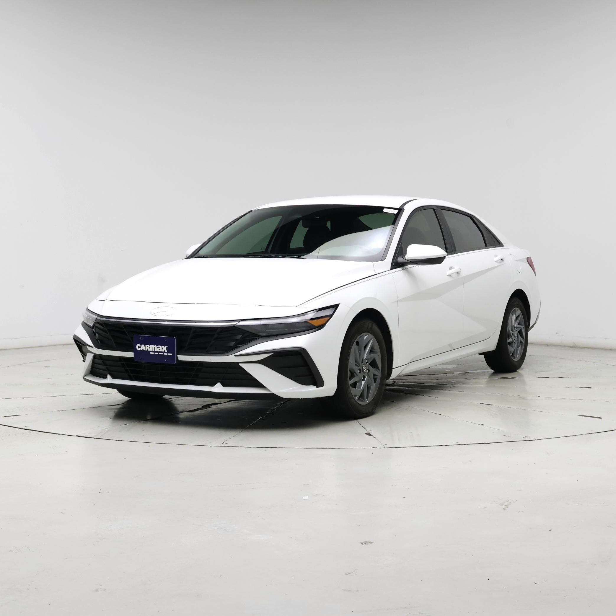 Thumbnail: 2024 Hyundai Elantra - 4