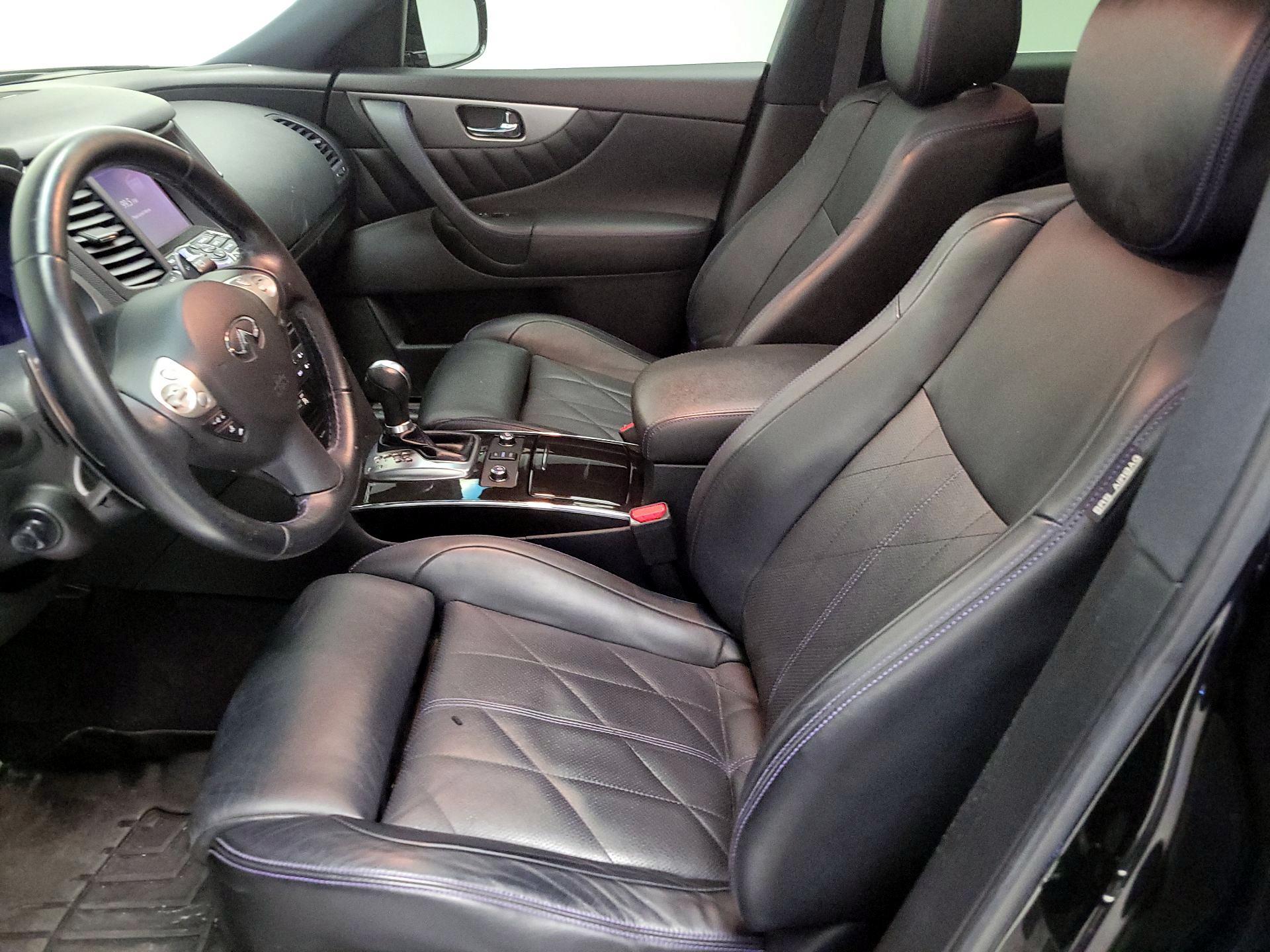 Thumbnail: 2017 INFINITI QX70 - 11