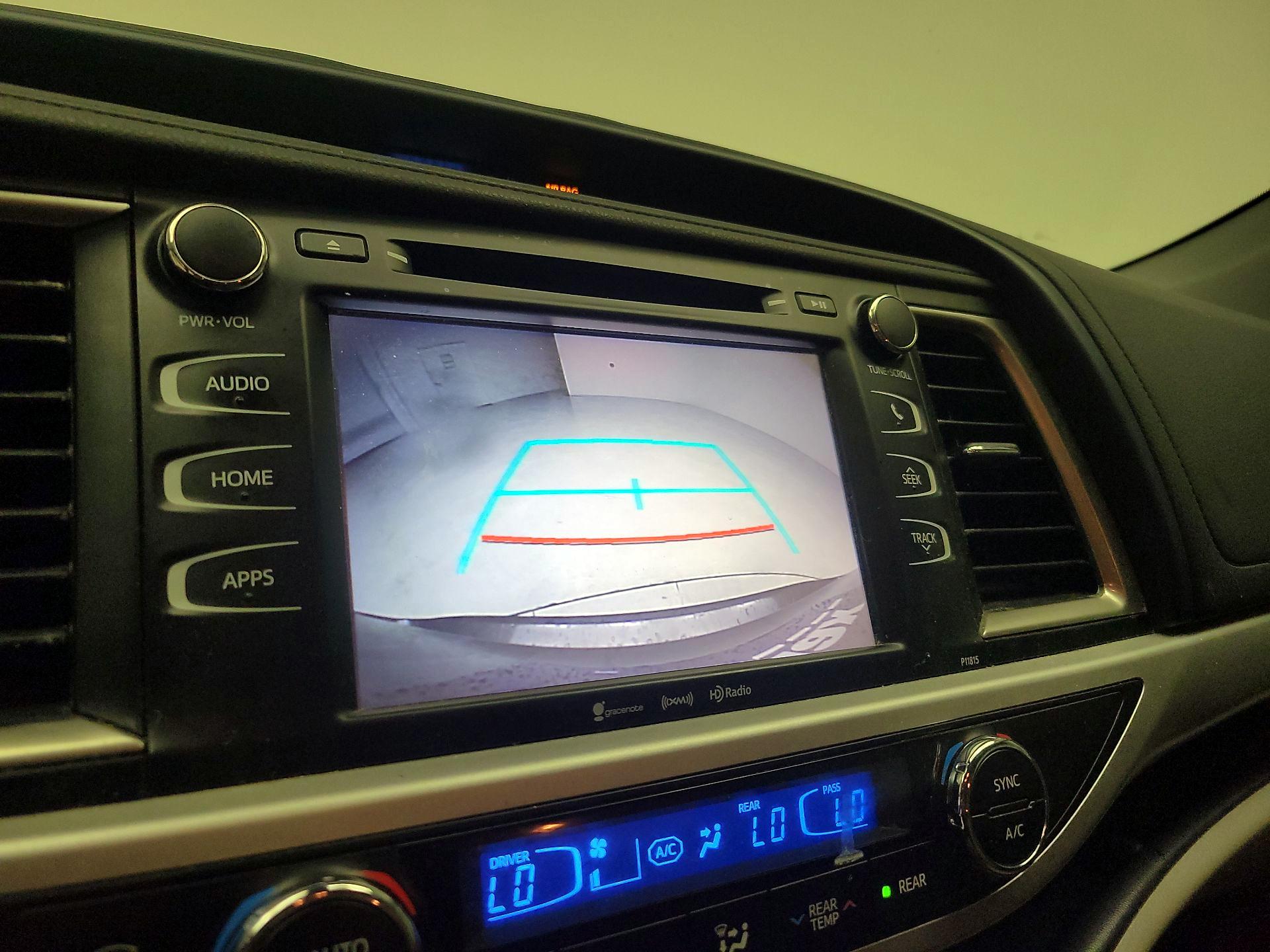 Thumbnail: 2019 Toyota Highlander - 14