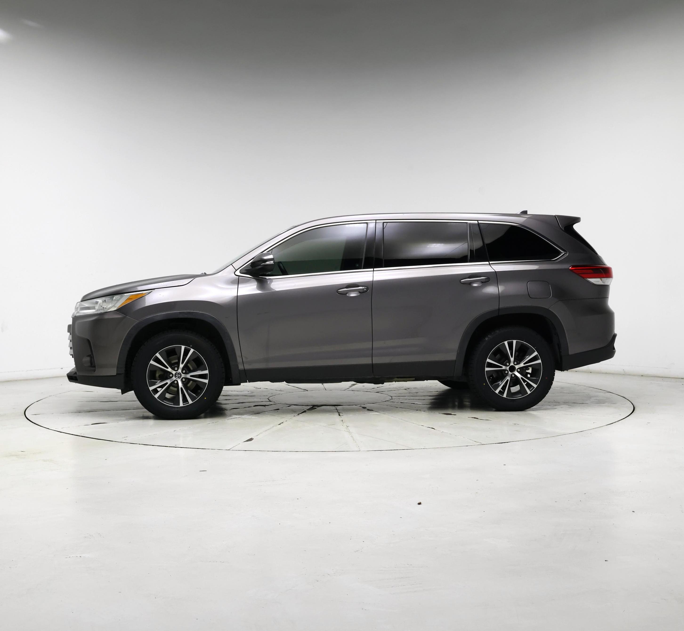 Thumbnail: 2019 Toyota Highlander - 3