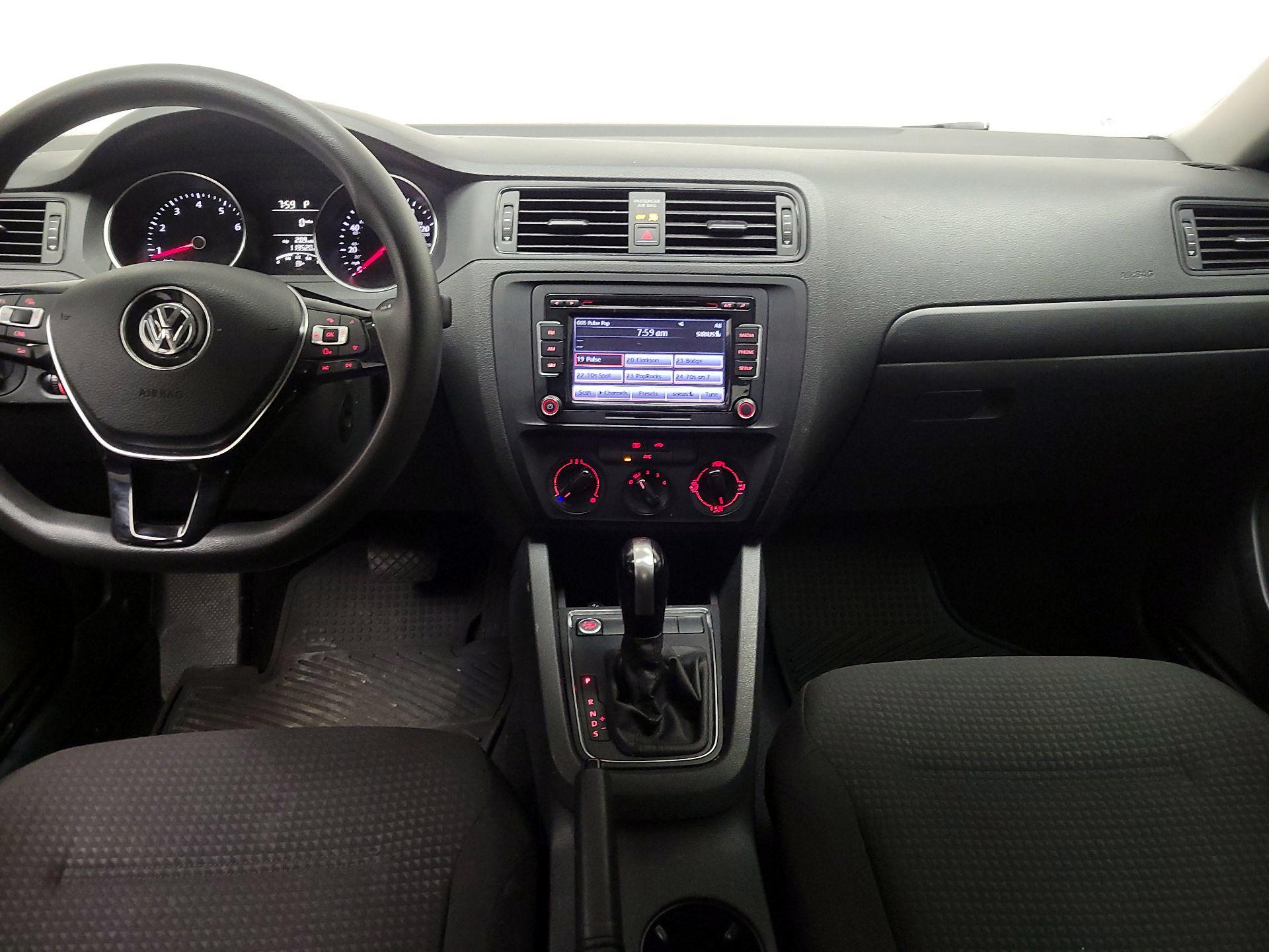 Thumbnail: 2015 Volkswagen Jetta - 9