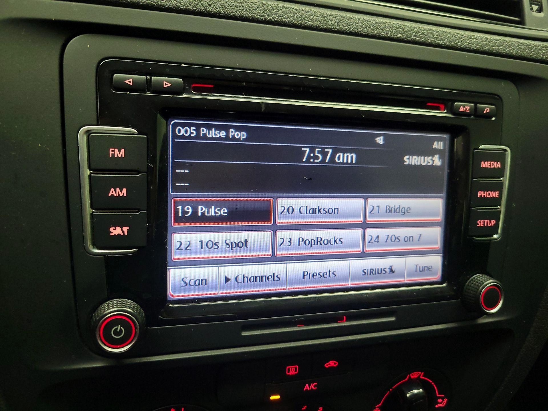 Thumbnail: 2015 Volkswagen Jetta - 15