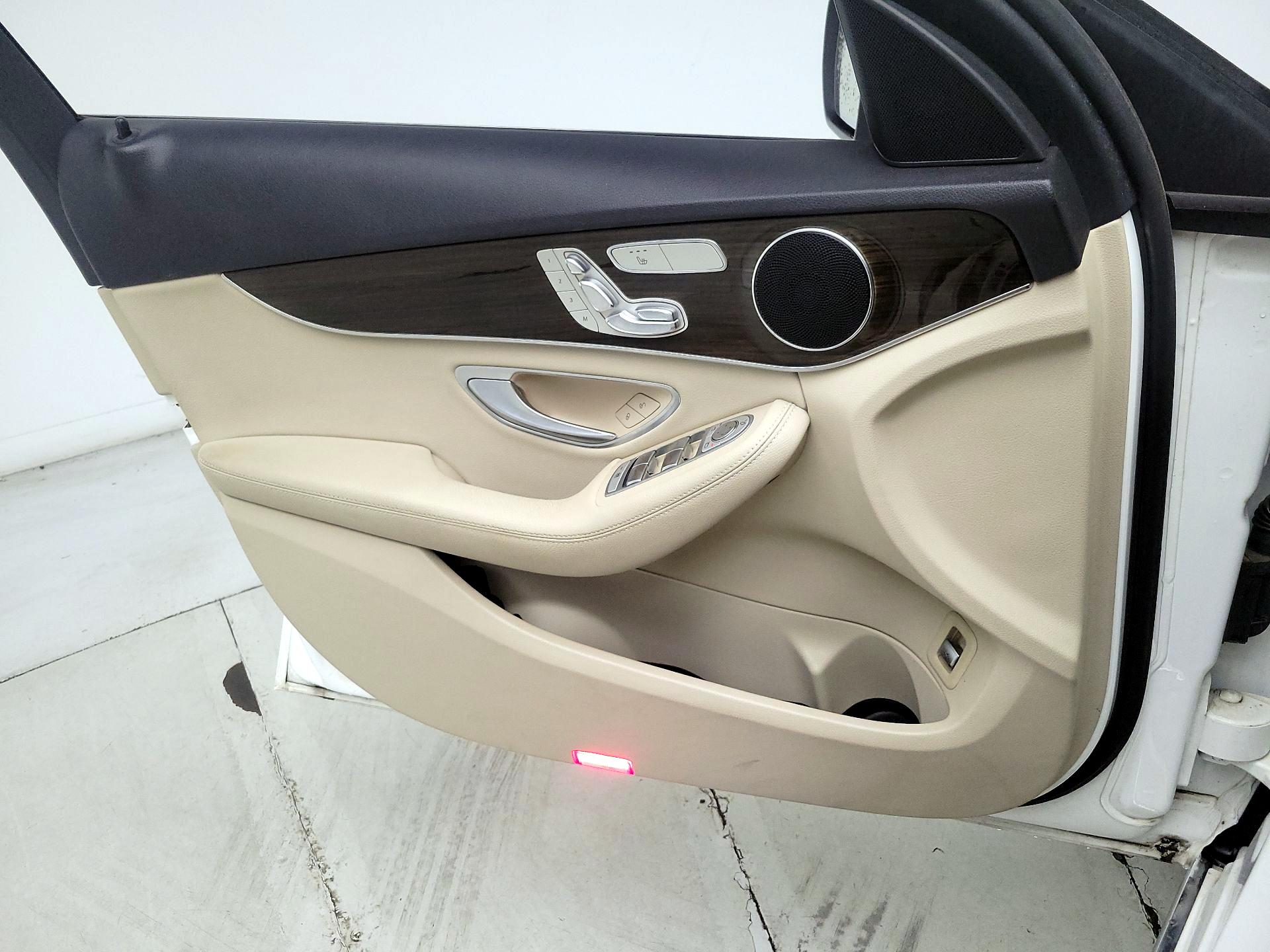 Thumbnail: 2018 Mercedes-Benz C-Class - 12