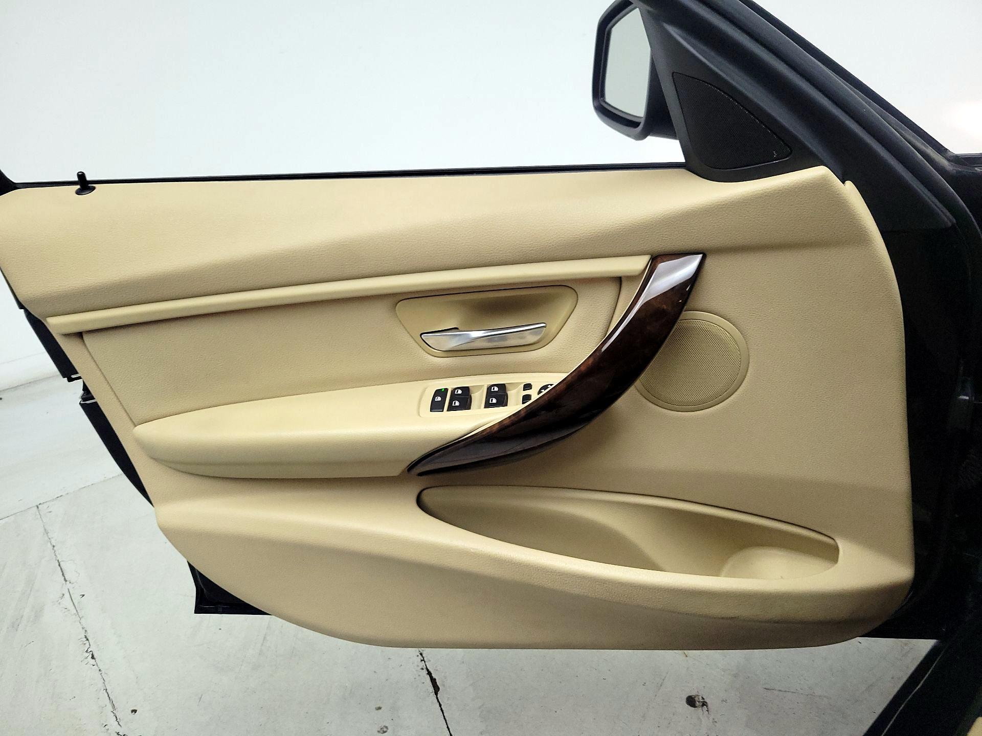 Thumbnail: 2014 BMW 3 Series - 12