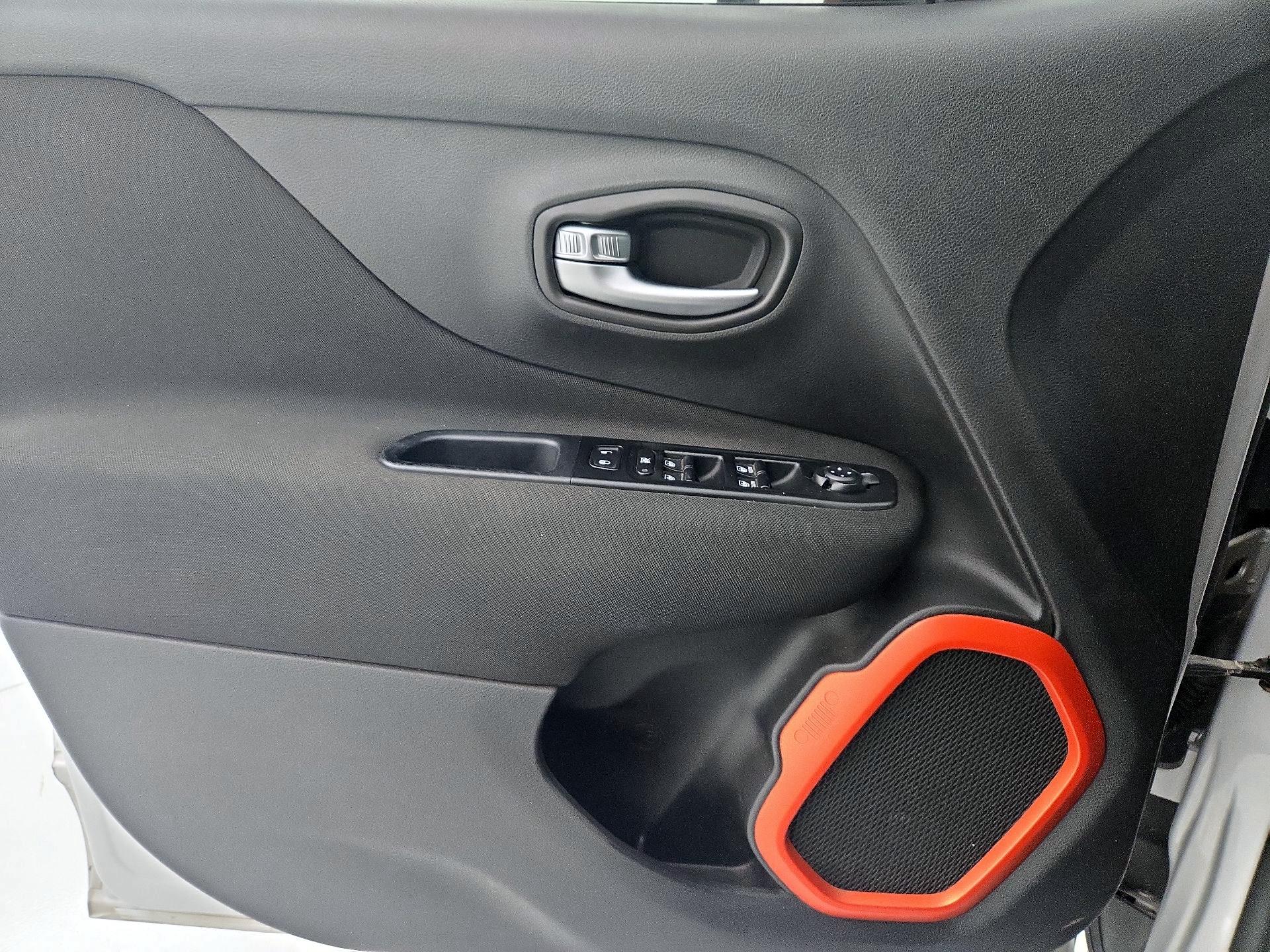 Thumbnail: 2020 Jeep Renegade - 12