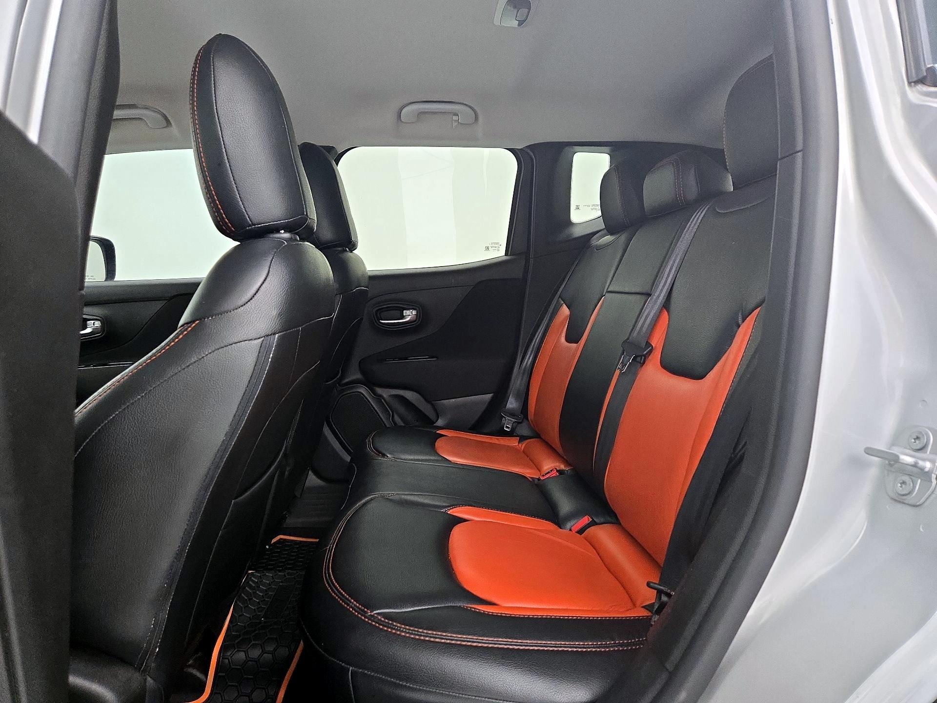 Thumbnail: 2020 Jeep Renegade - 19